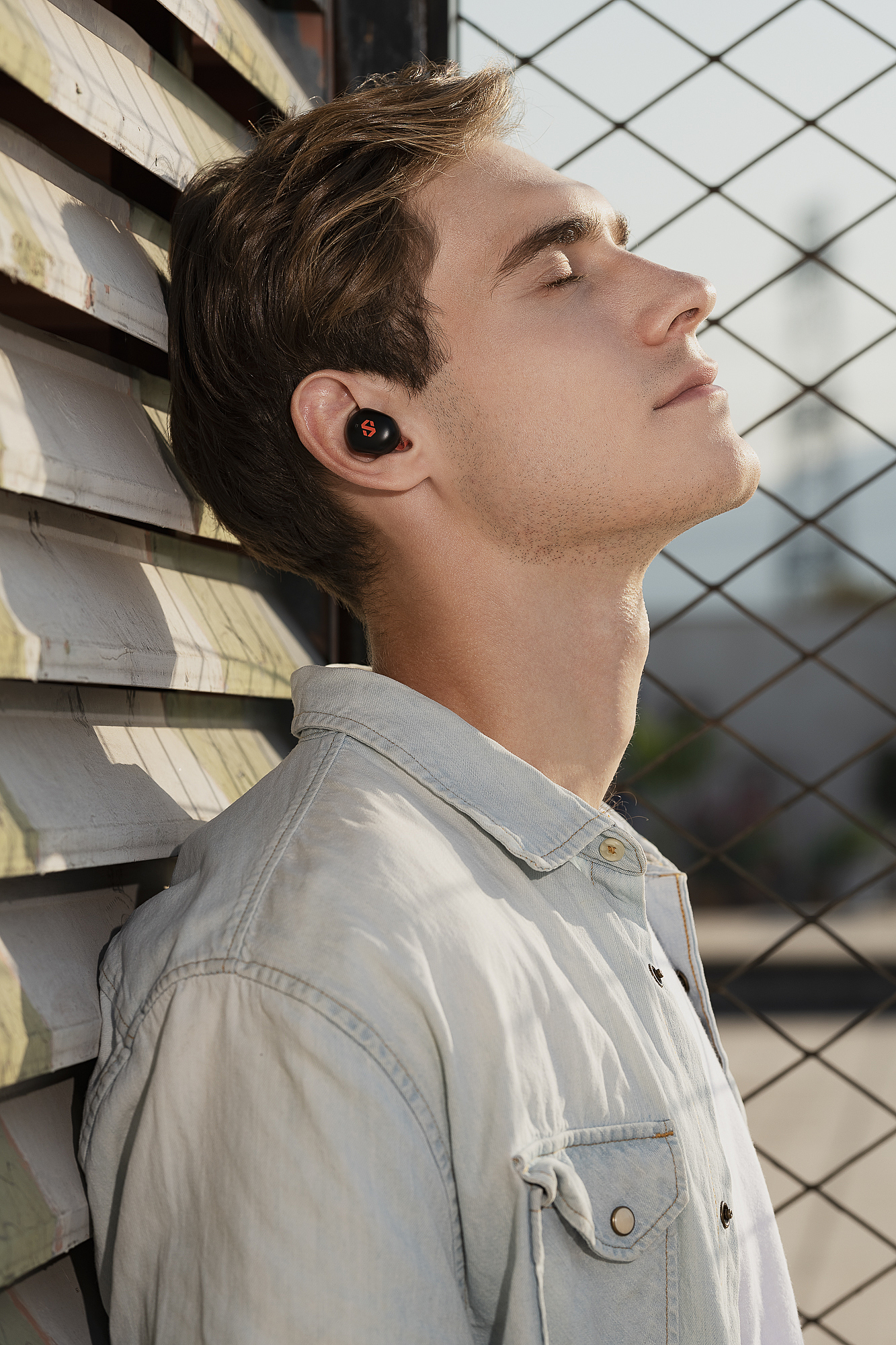 dyplay noise reduction shield TWS bluetooth headset，