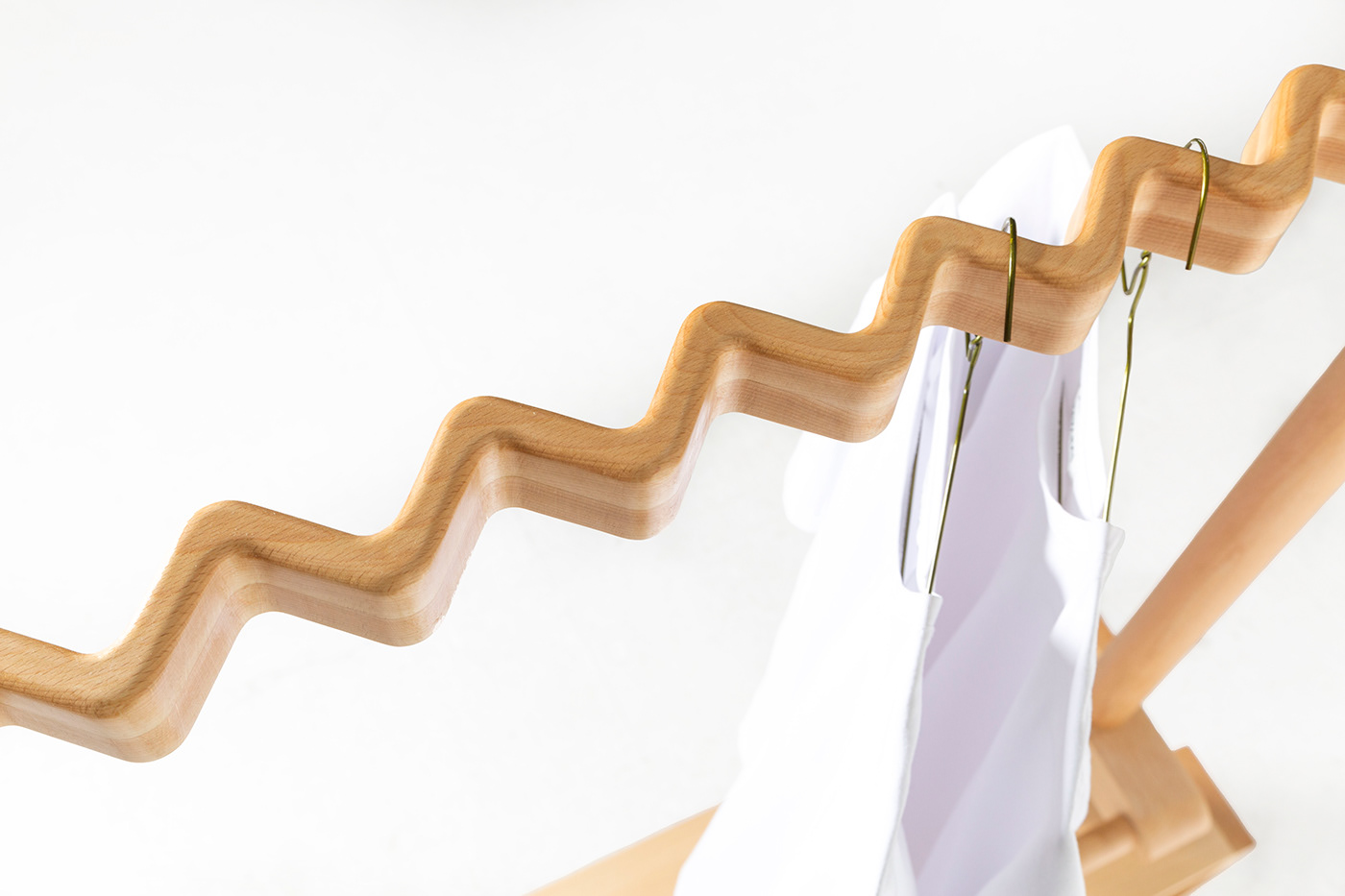 Gwangho Lee，돌 janchi，Zig，Multifunctional clothes rack，product design，Usability design，