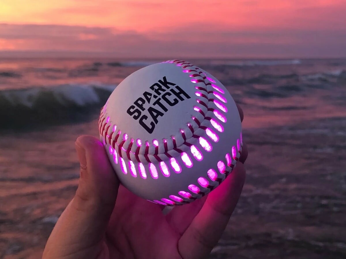 Spark Catch，Luminous baseball，product design，Ergonomics，