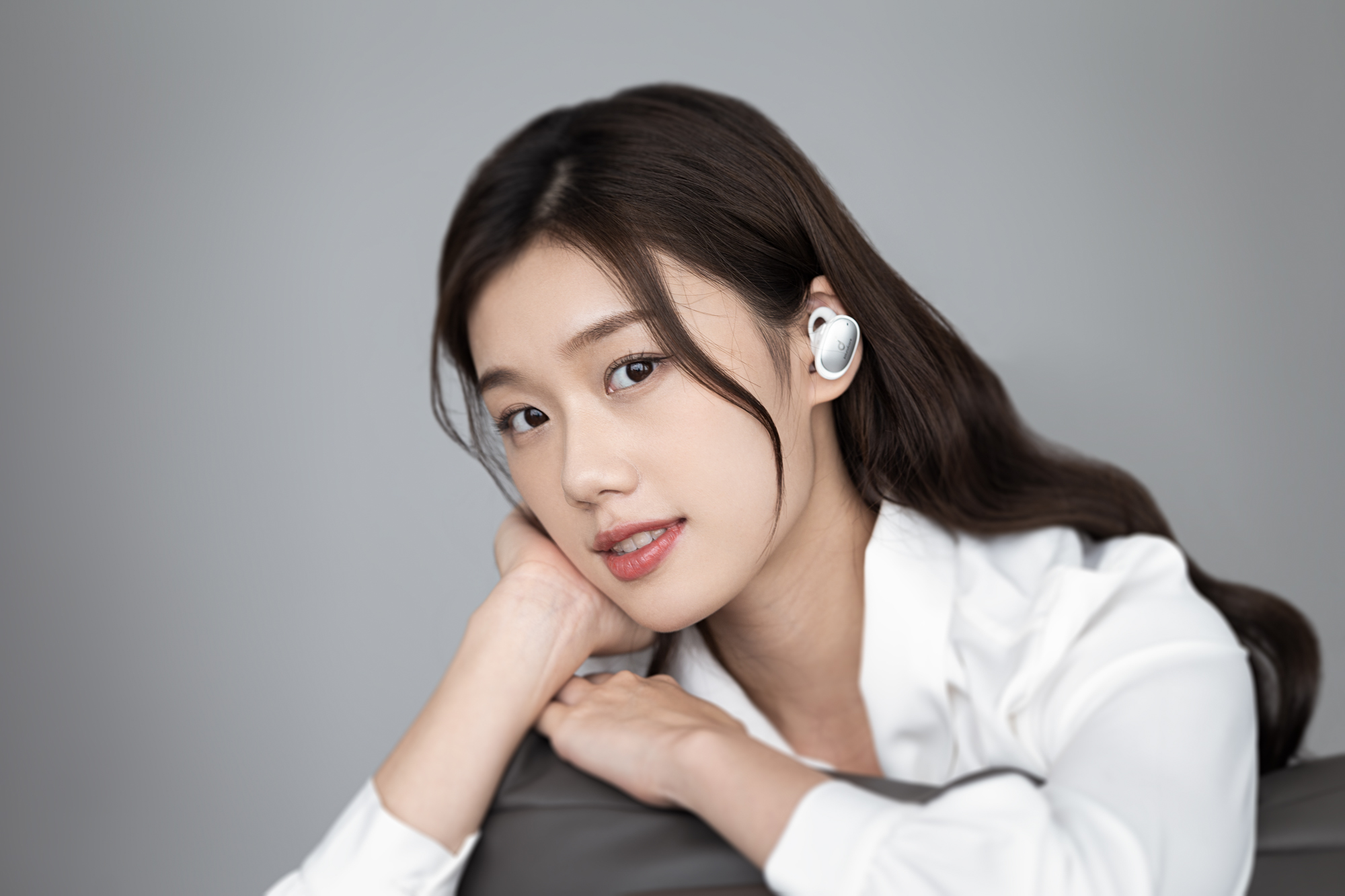 Soundcore，Bluetooth，headset，model，shot，