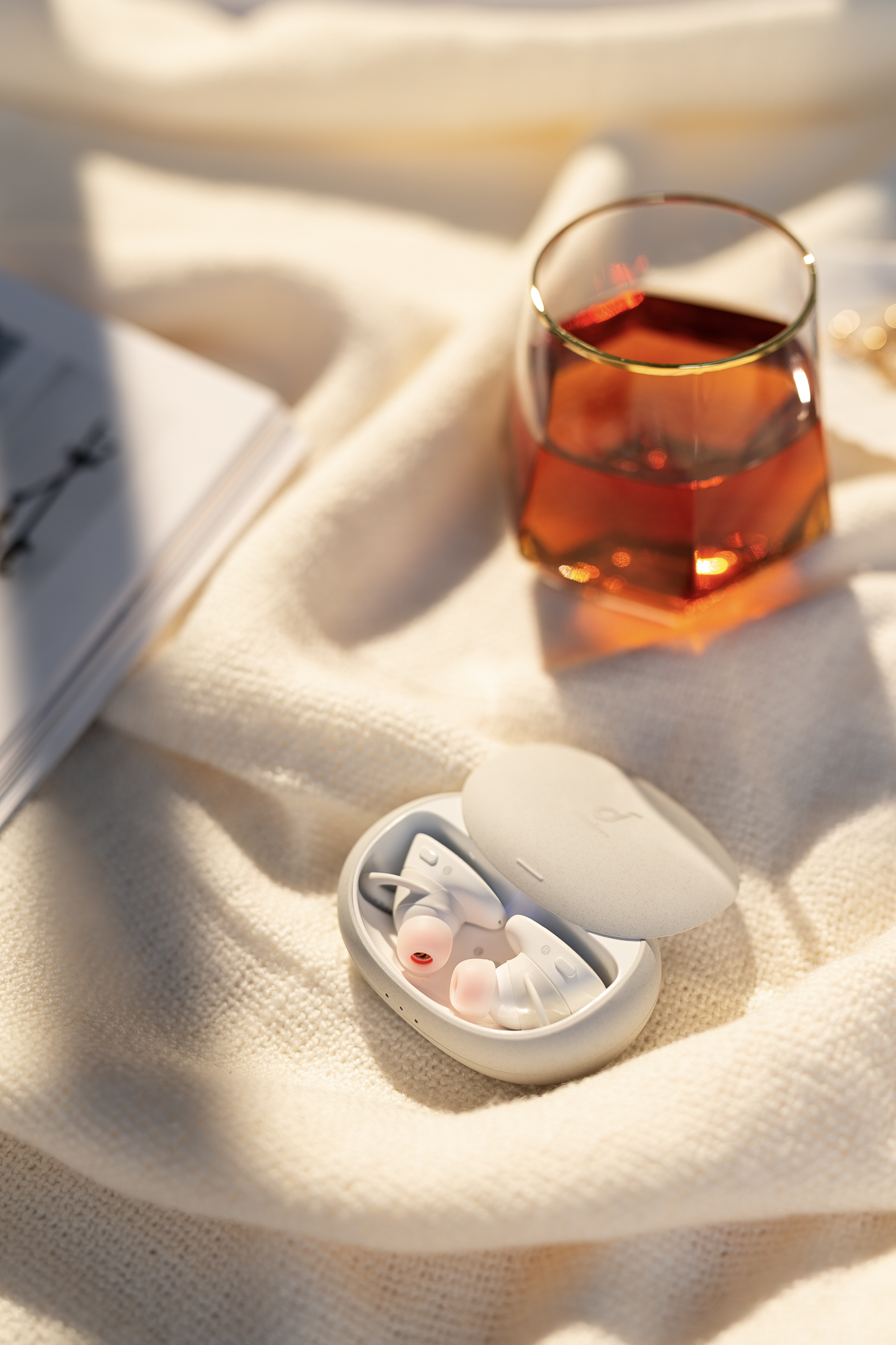 Soundcore，Bluetooth，headset，Shenzhen，shot，