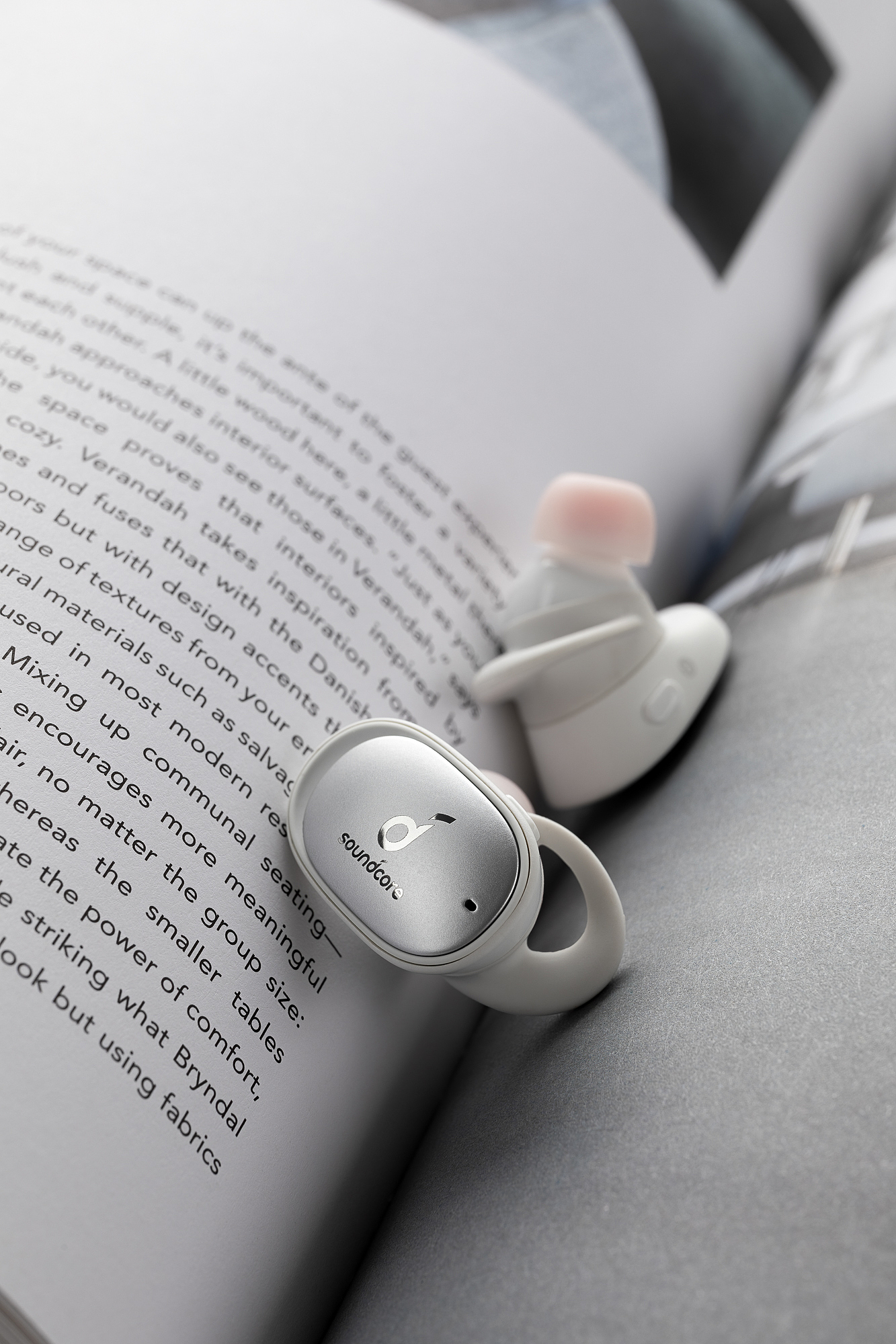 Soundcore，Bluetooth，headset，Shenzhen，shot，