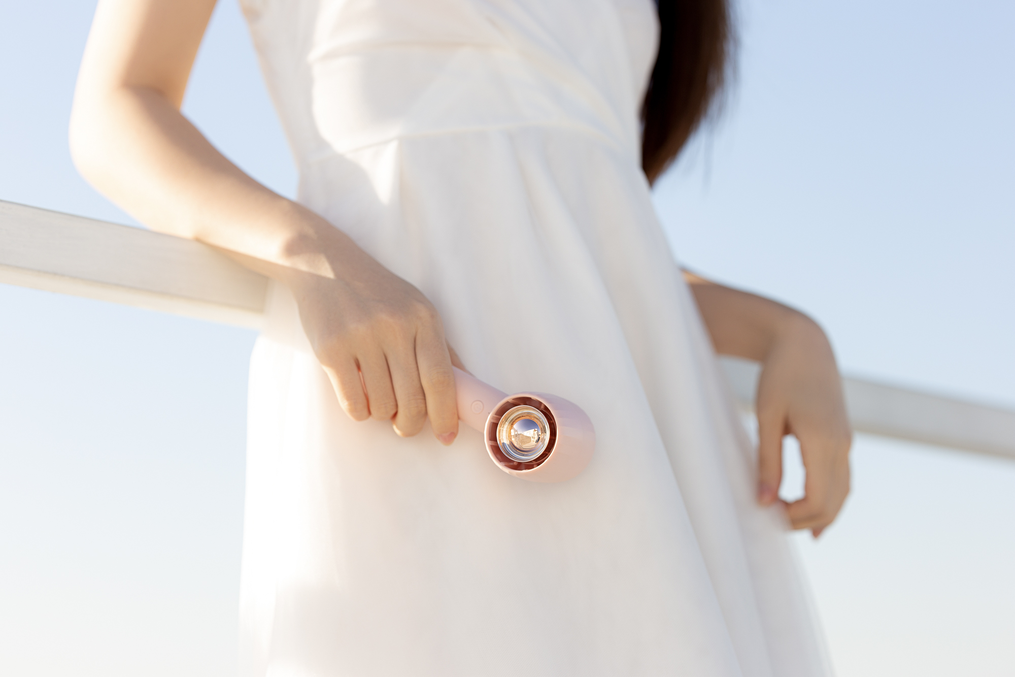 Shake your head，desktop，hold，Small fan，Fan，Shenzhen，