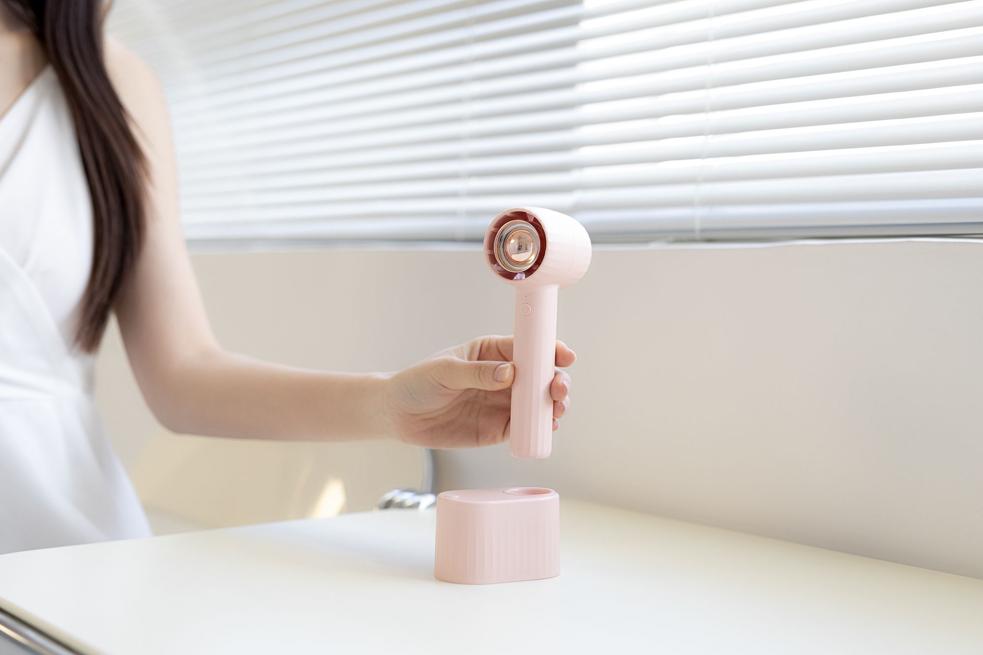 Shake your head，desktop，hold，Small fan，Fan，Shenzhen，