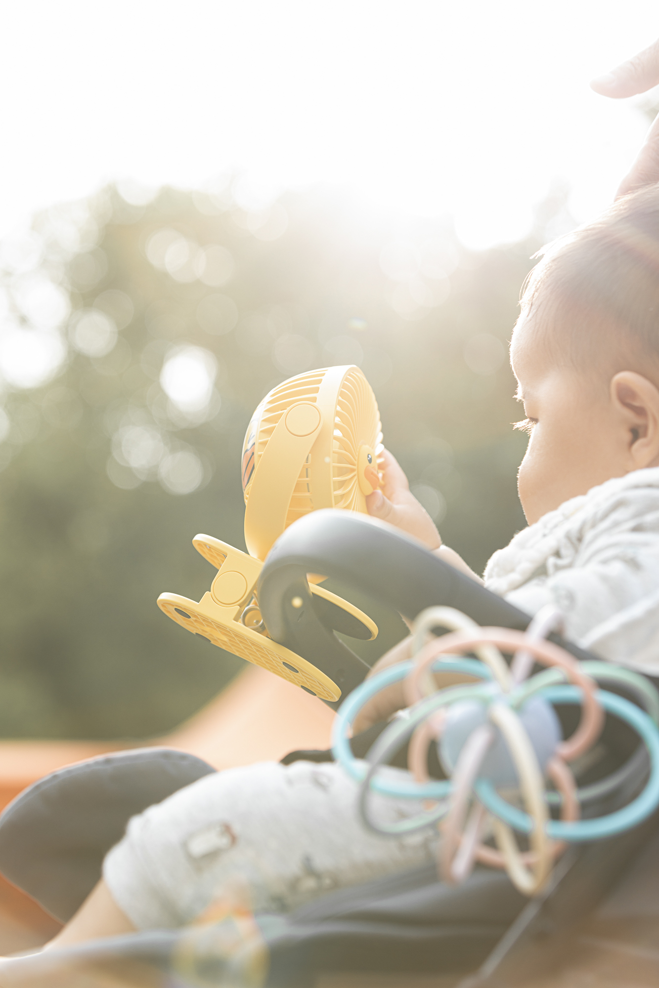 Several elements，Yellow duck，Clip，Fan，