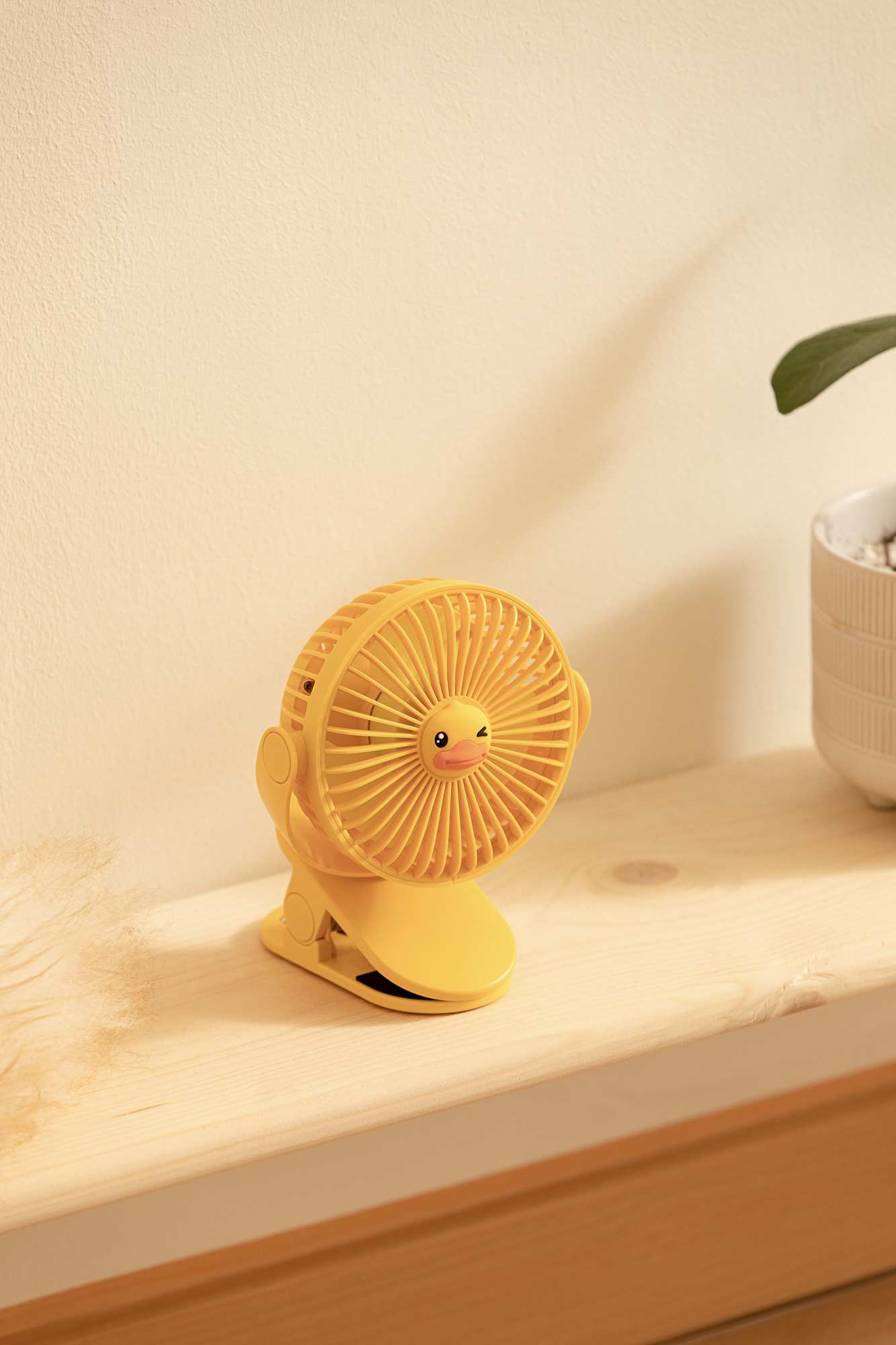 Several elements，Yellow duck，Clip，Fan，