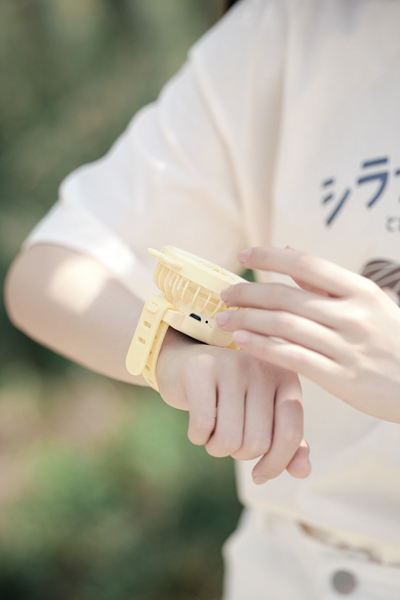 Wrist watch，Fan，