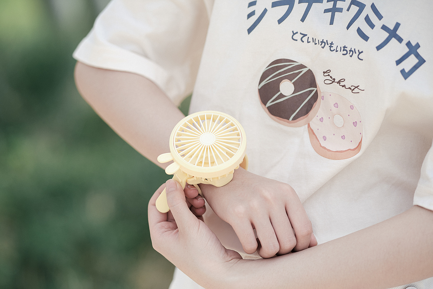 Wrist watch，Fan，