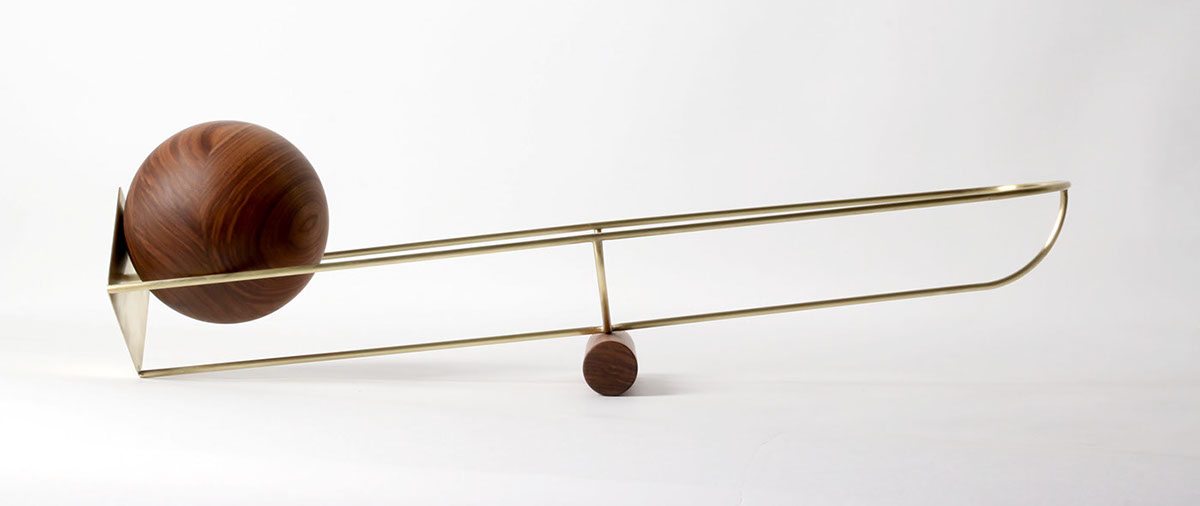 dynamic，Wooden ball，tilt，ODDLY，bookshelf，