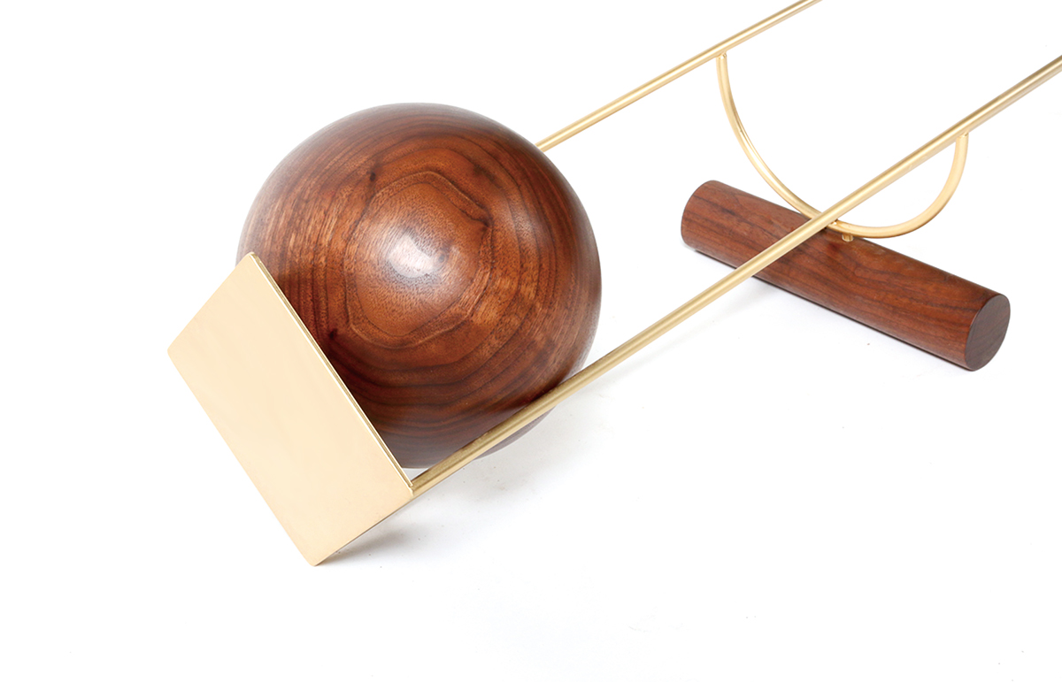 dynamic，Wooden ball，tilt，ODDLY，bookshelf，