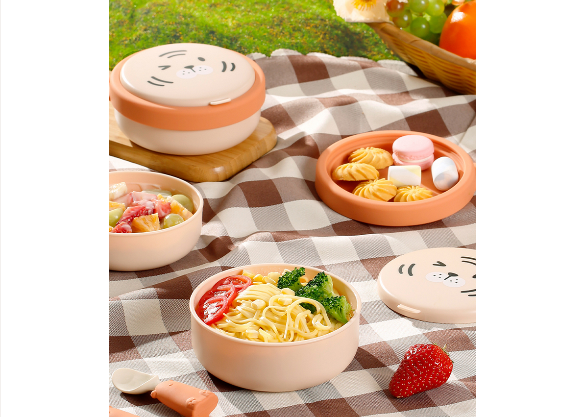 Children's portable lunch box，