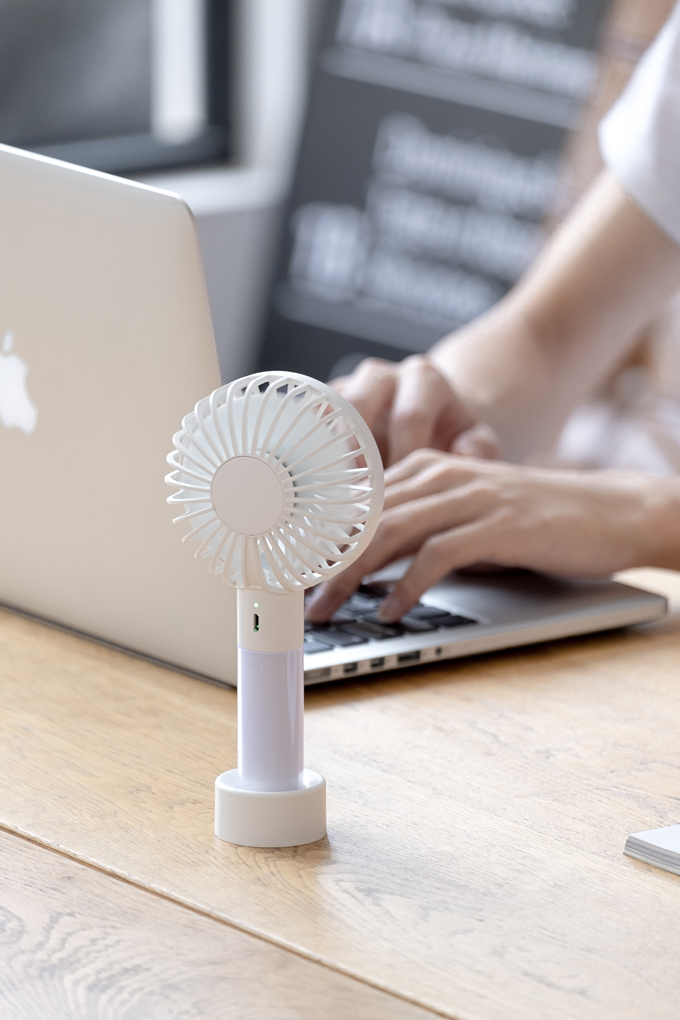 Live，hold，Fan，