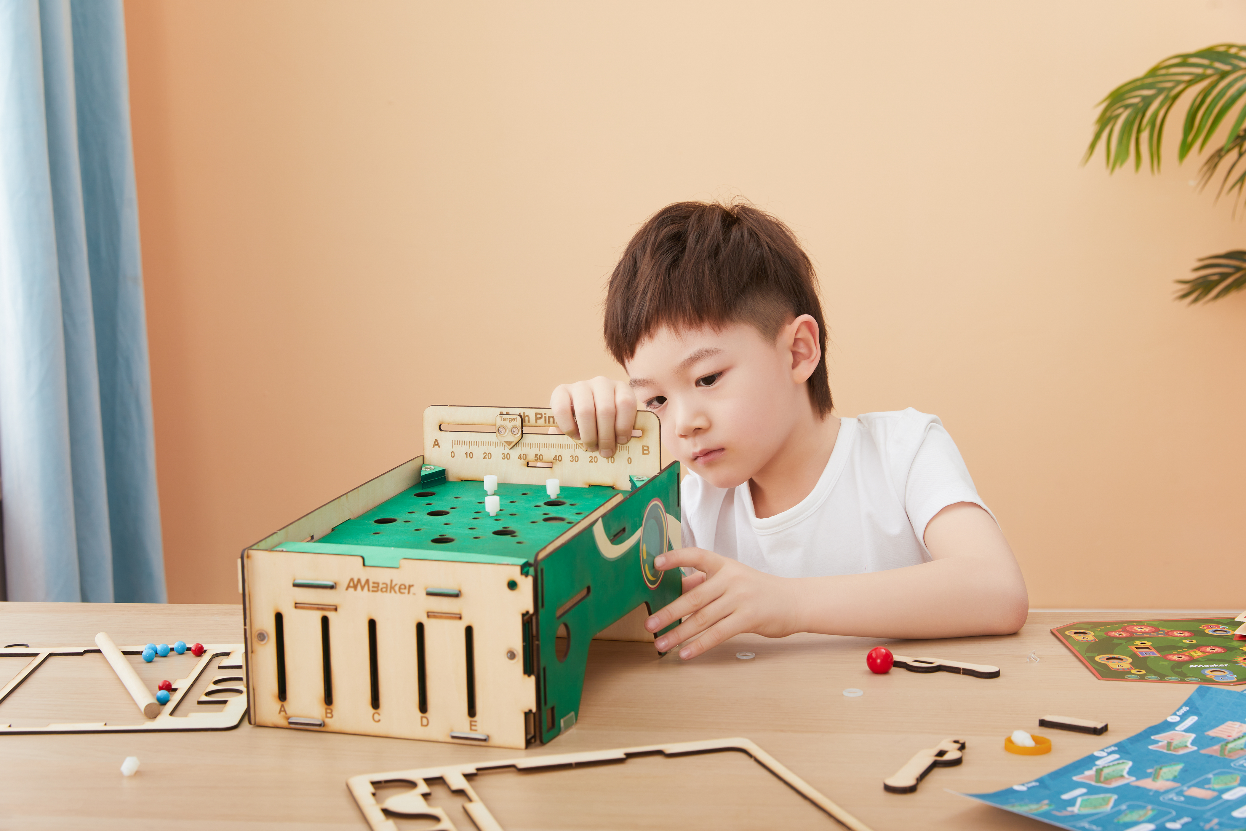 A box of funny，Toys，steam，children，mathematics，pachinko ，Splicing，