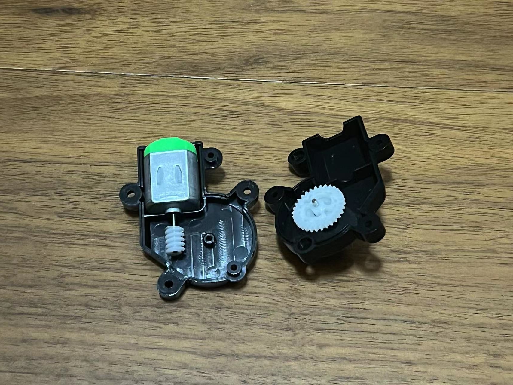 Sweeping robot，Disassemble，