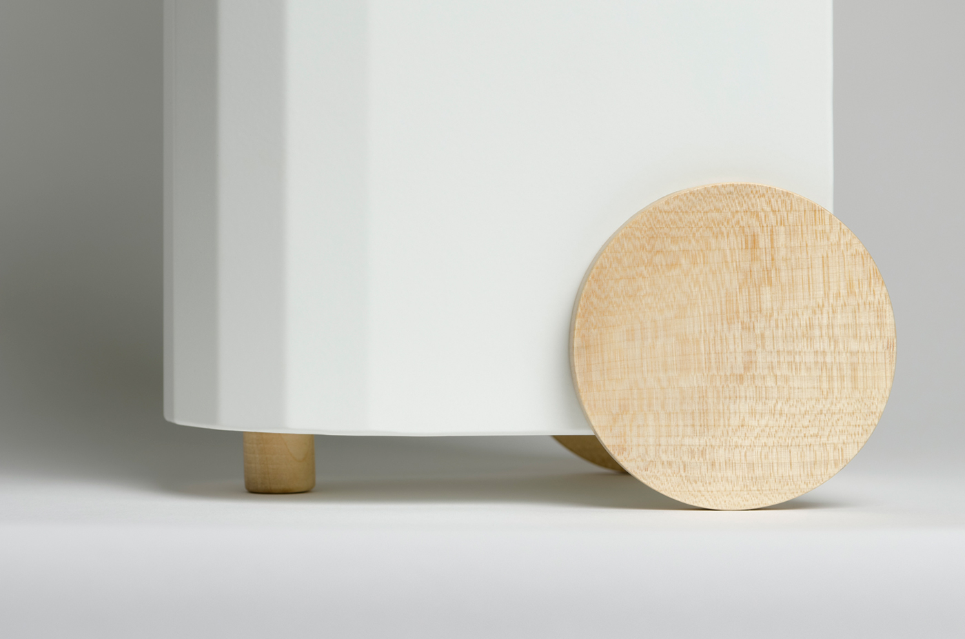 Froller，Potted plants，black and white，wood，