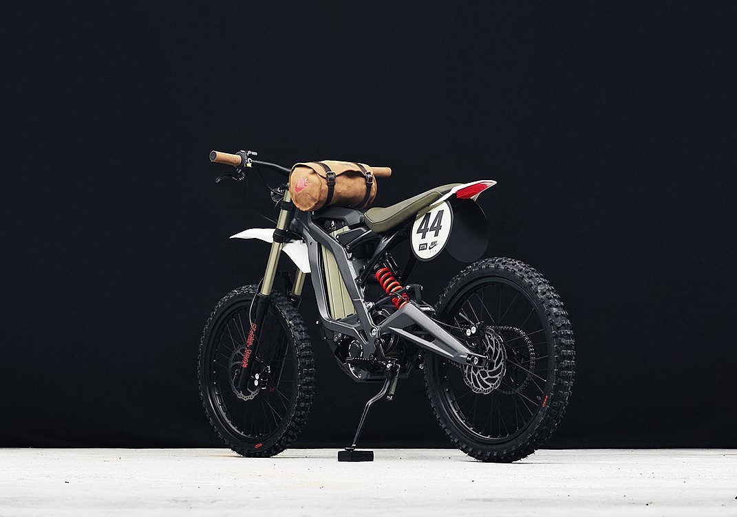 nike，legendary small dragon with horns，Light bee，Electric vehicle，Off-road vehicle，
