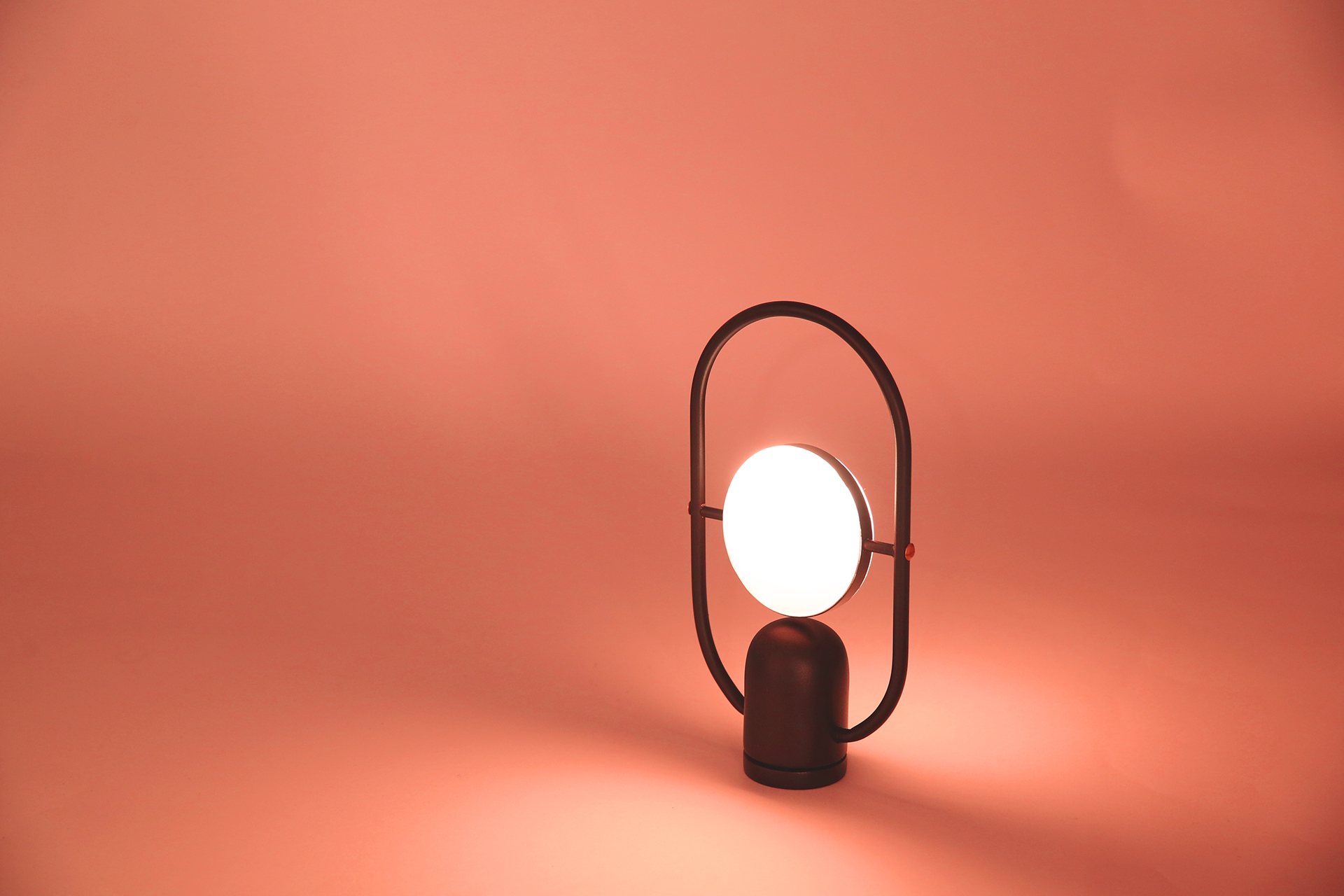 product design，black，lamps and lanterns，LO LAMP，