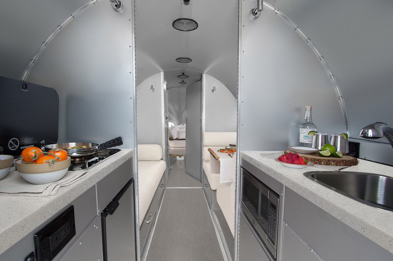 Touring car，Automobile design，product design，travel，vehicle，RV design，BOWLUS HERITAGE，