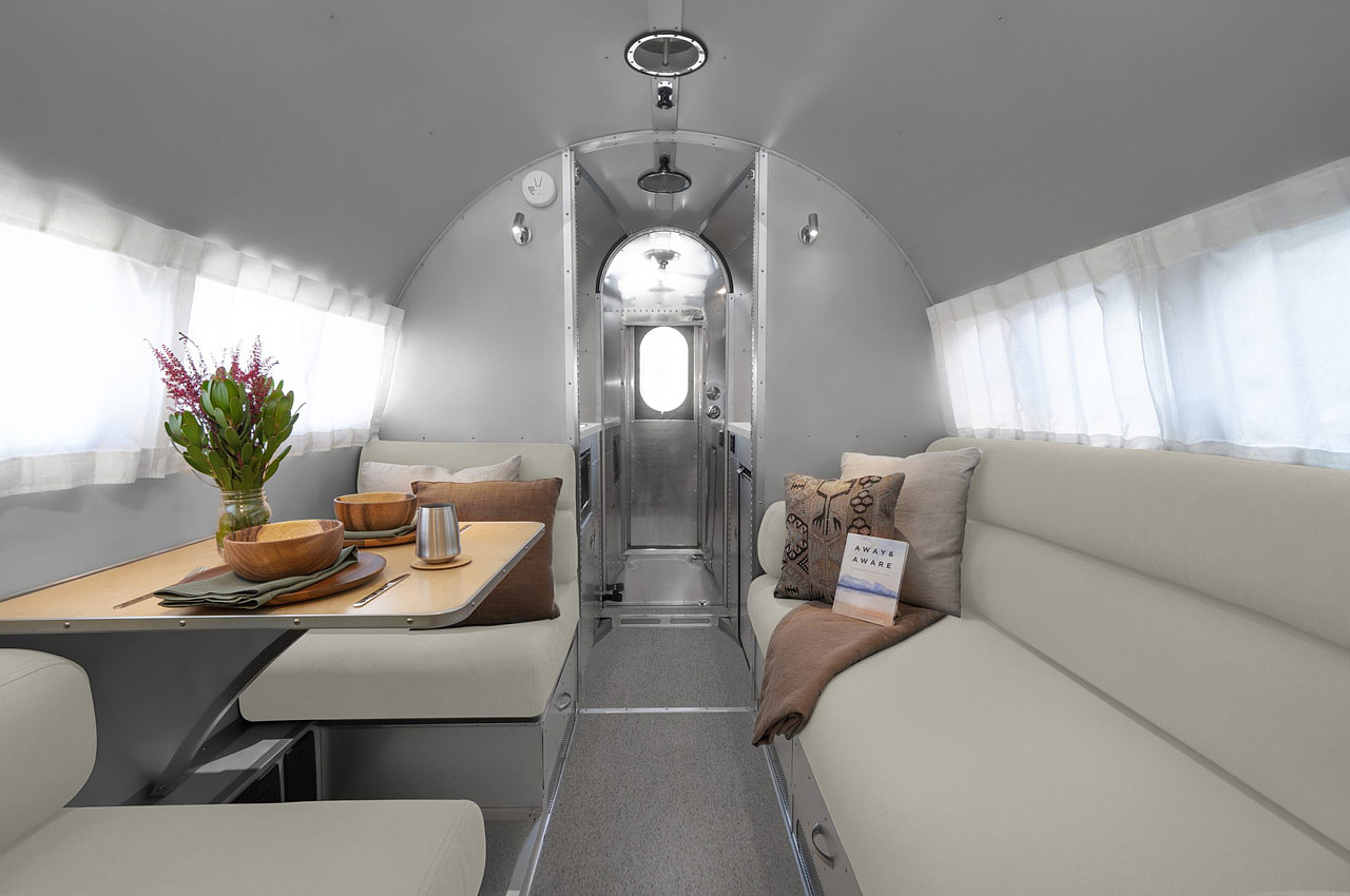 Touring car，Automobile design，product design，travel，vehicle，RV design，BOWLUS HERITAGE，