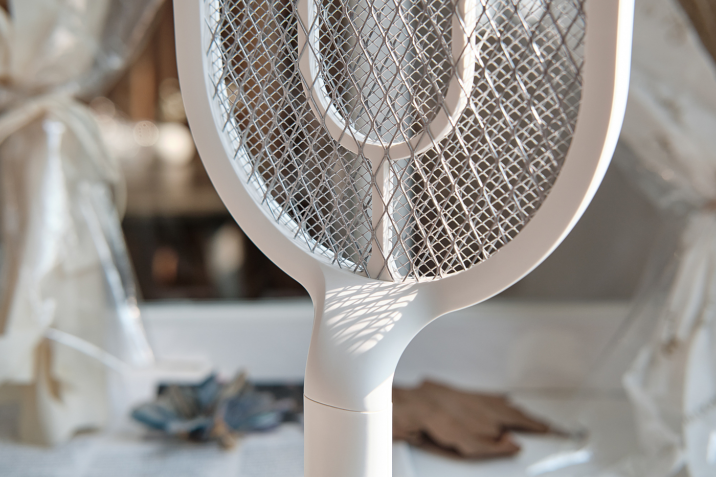 Electric mosquito racket，