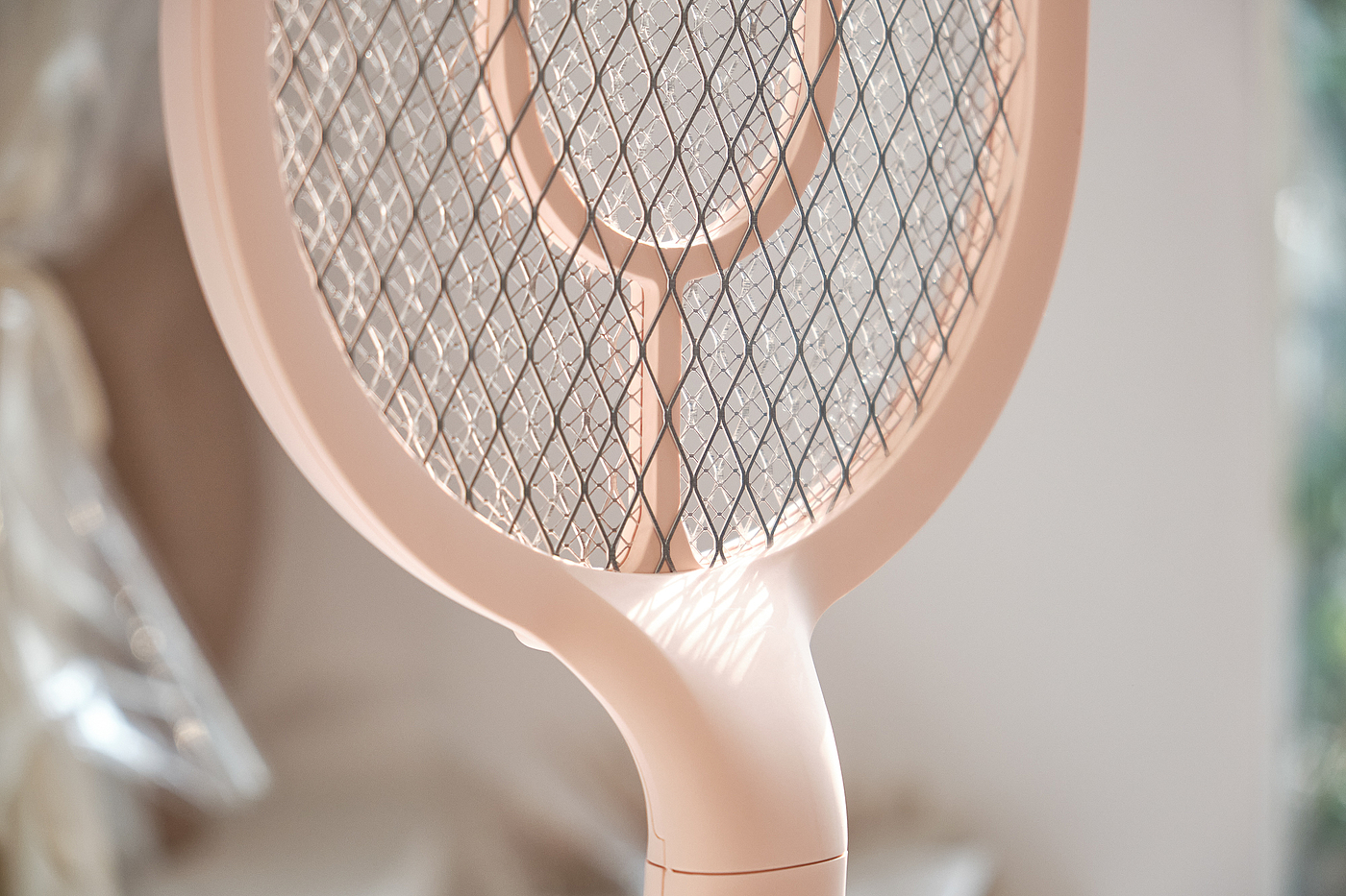 Electric mosquito racket，
