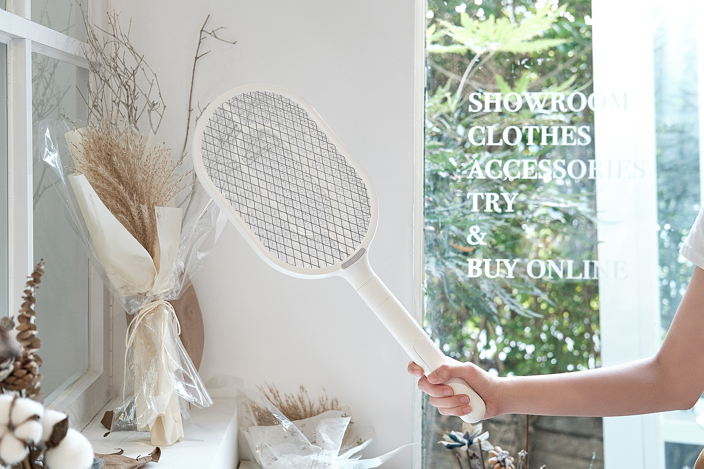 Electric mosquito racket，