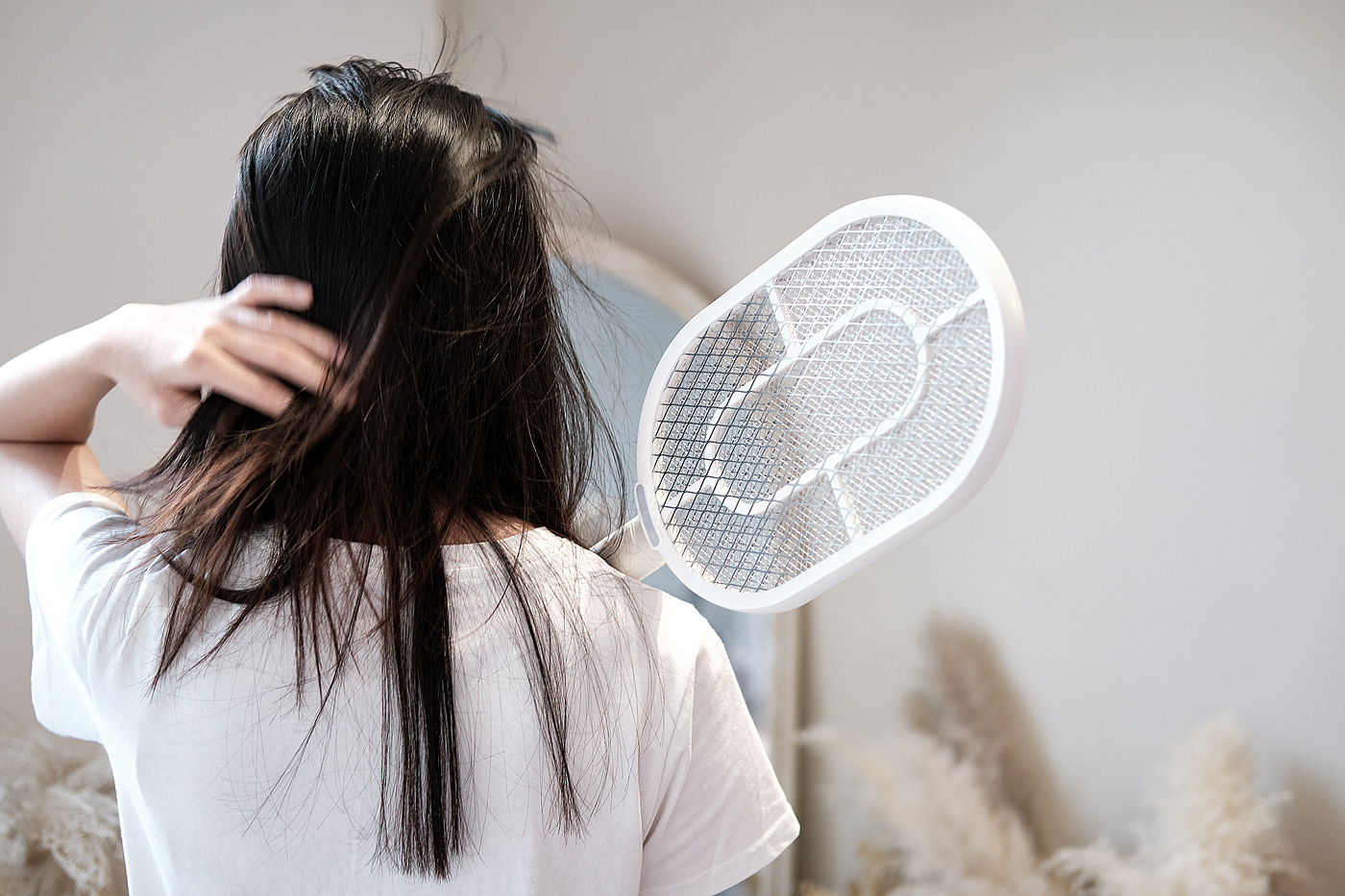Electric mosquito racket，