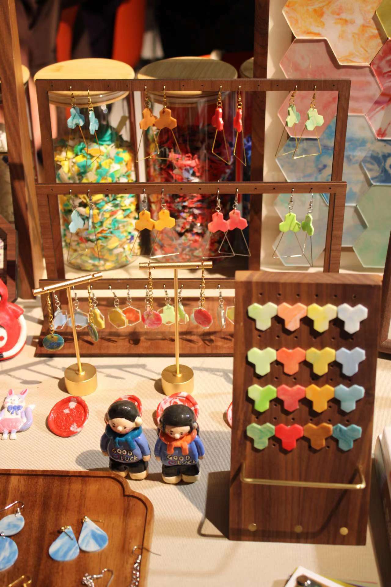 Sustainable design，Utilization of renewable resources，environment protection，bottle cap，ornaments，