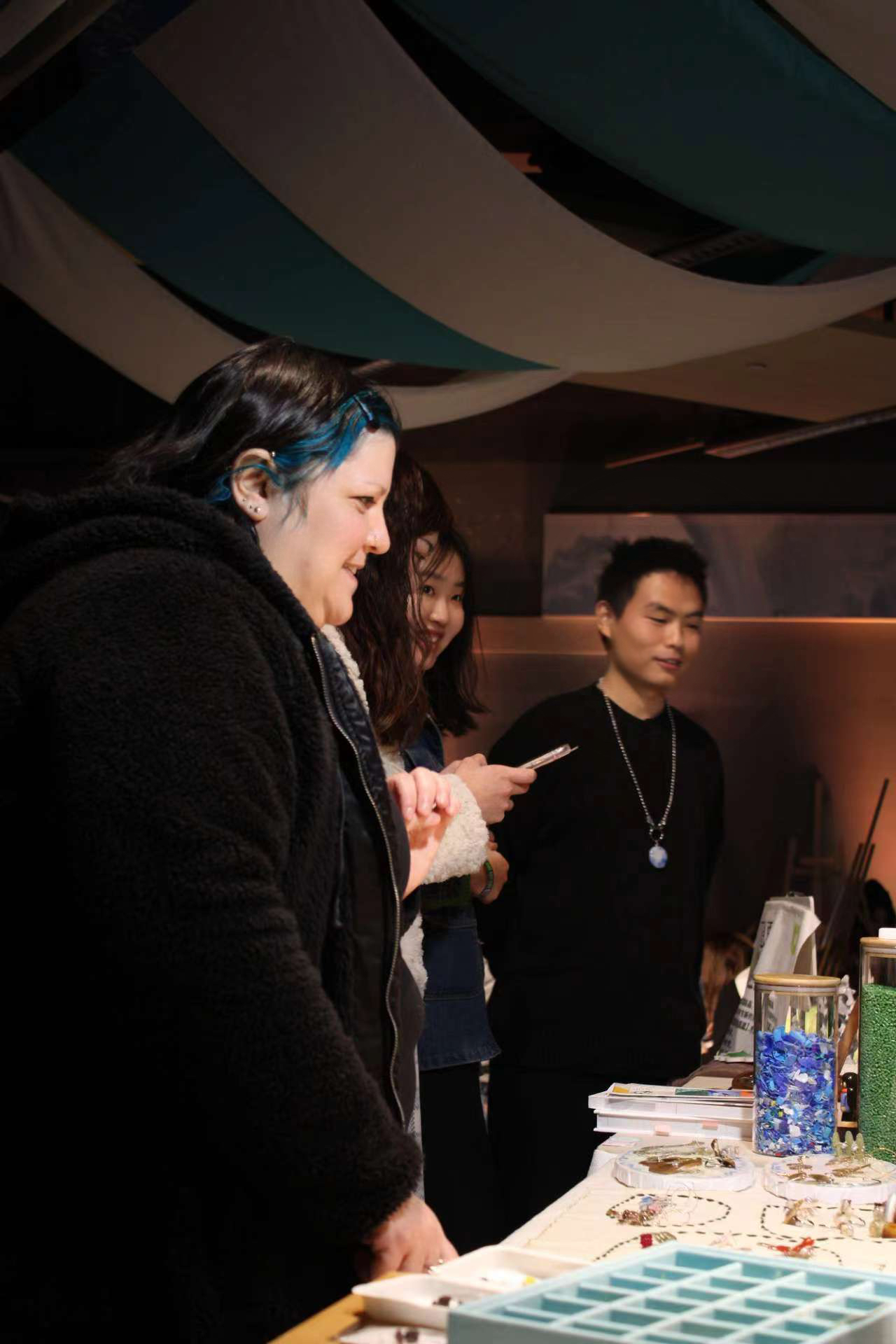 Sustainable design，Utilization of renewable resources，environment protection，bottle cap，ornaments，