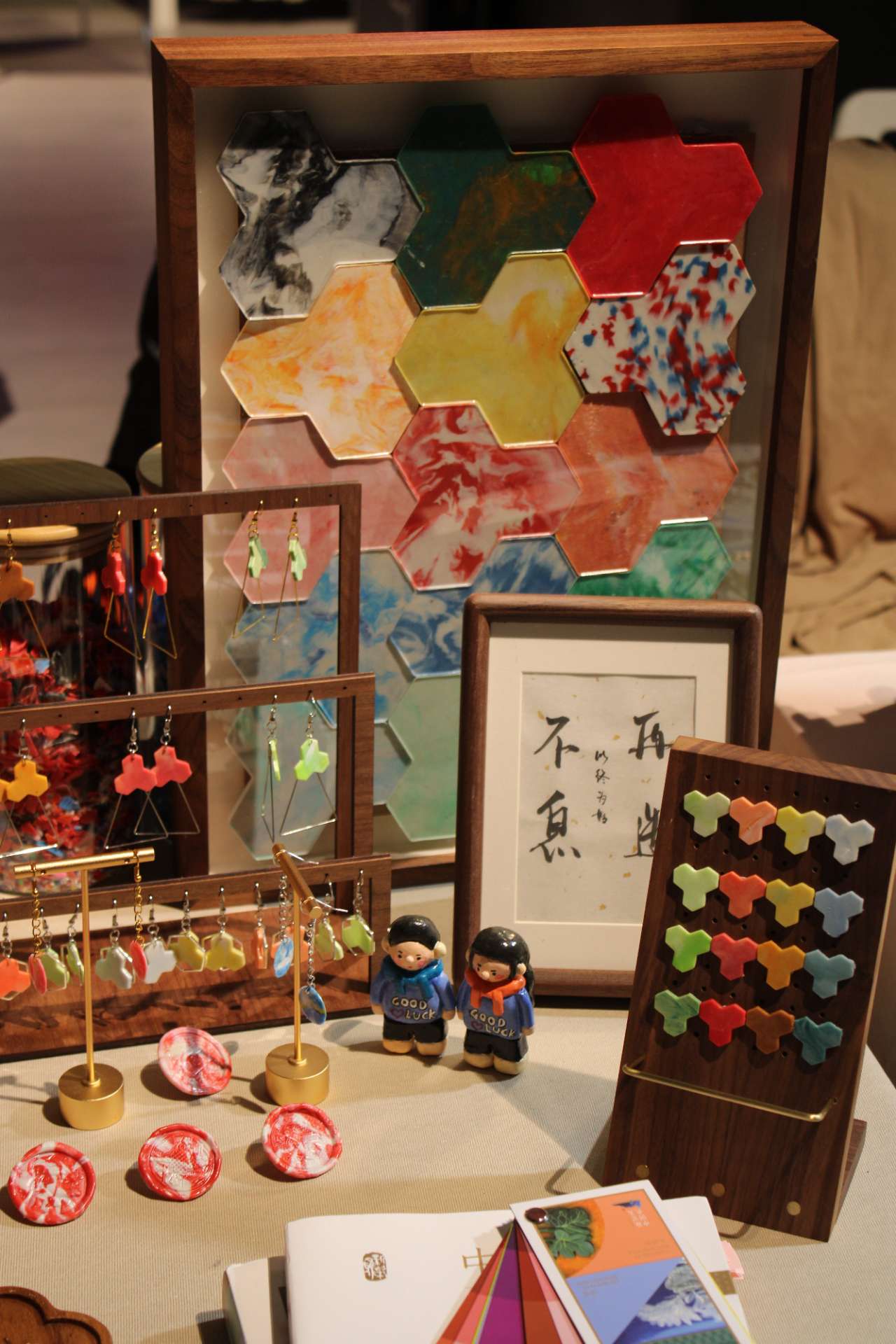 Sustainable design，Utilization of renewable resources，environment protection，bottle cap，ornaments，