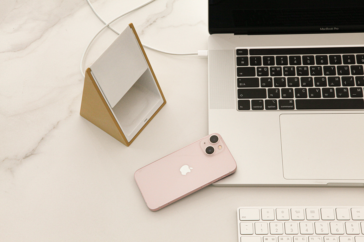 product design，Appearance design，wireless charger ，