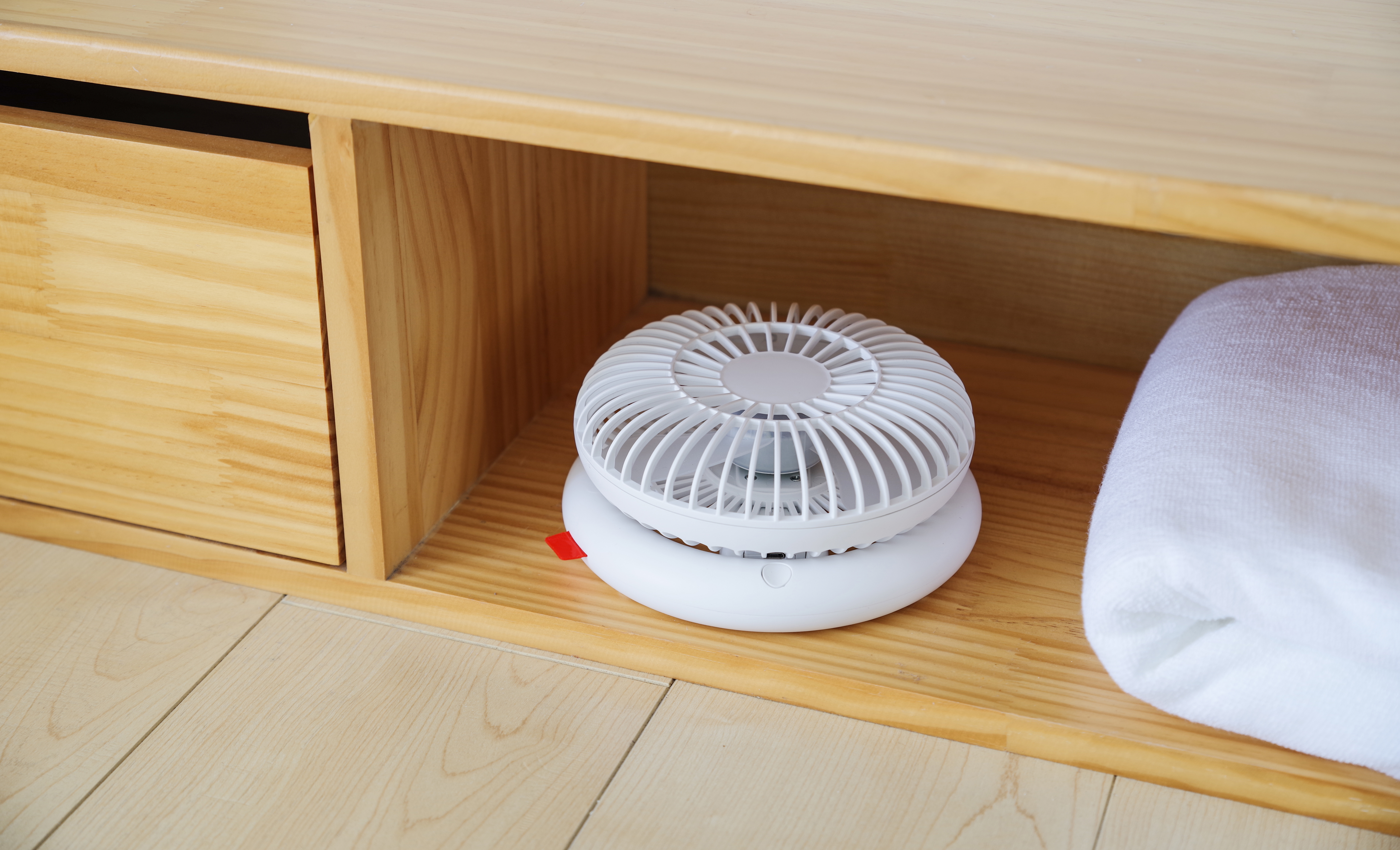 fold，Desktop fan，Simplicity，Storable，Portable，