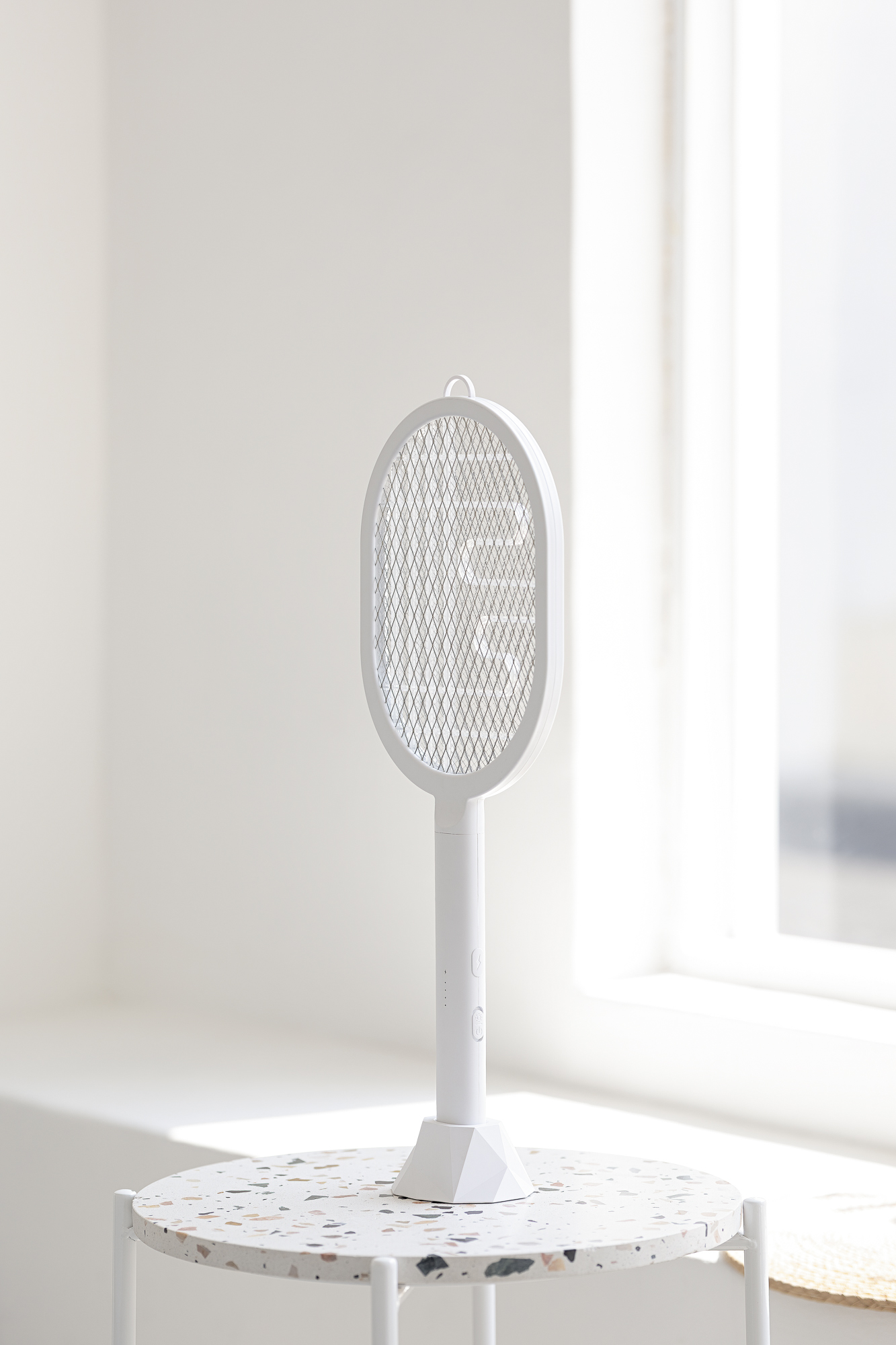 Electric mosquito racket，