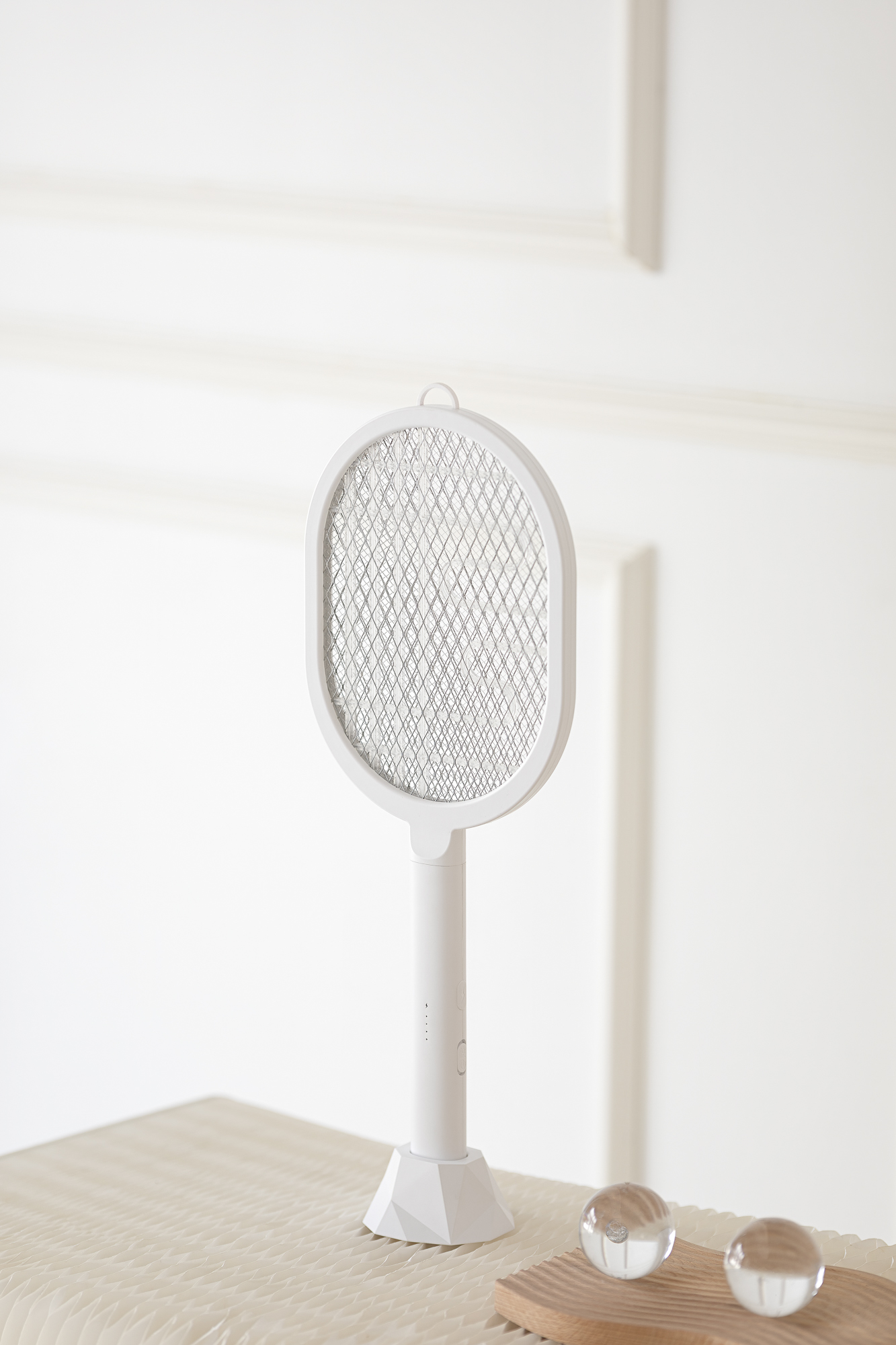 Electric mosquito racket，