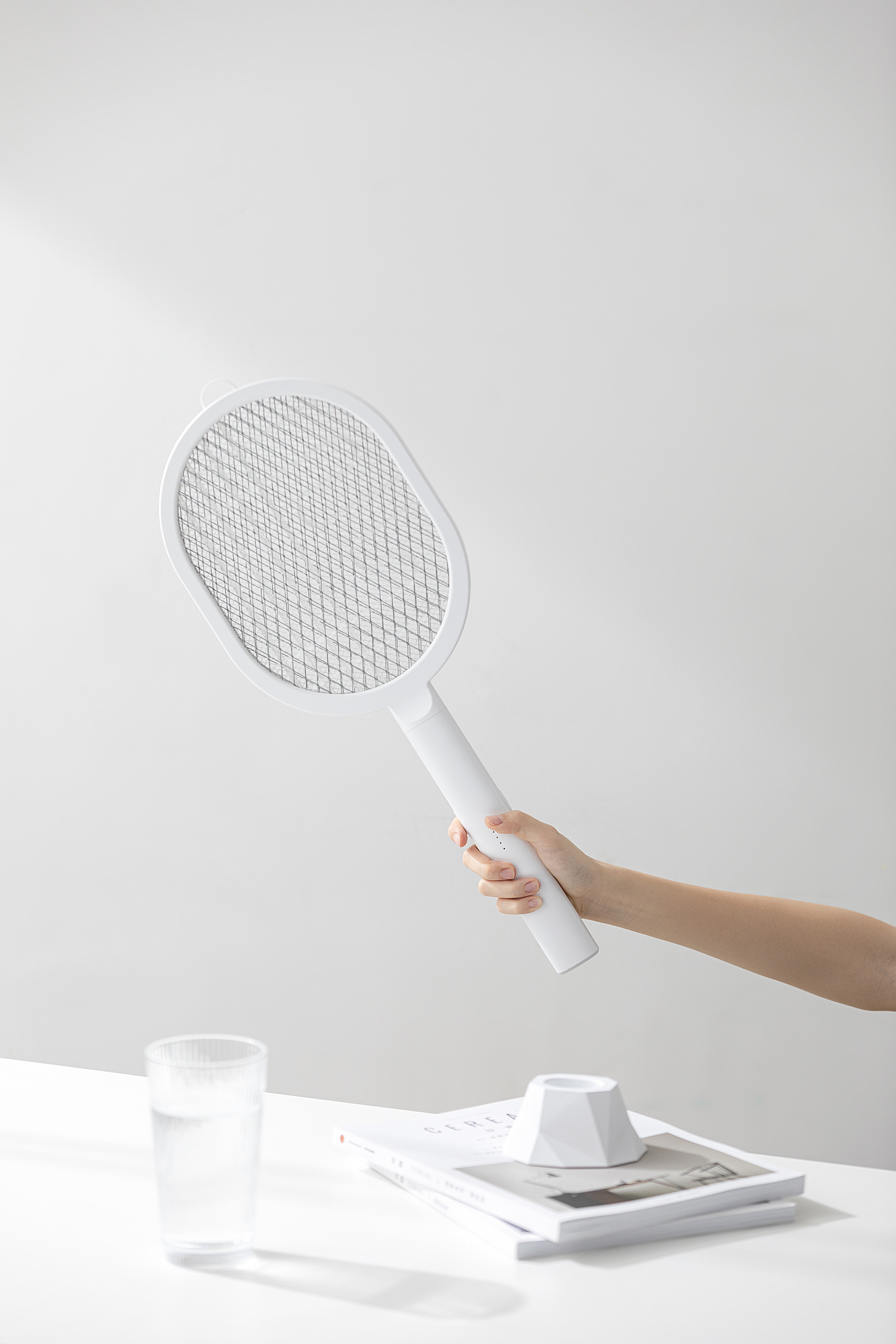 Electric mosquito racket，