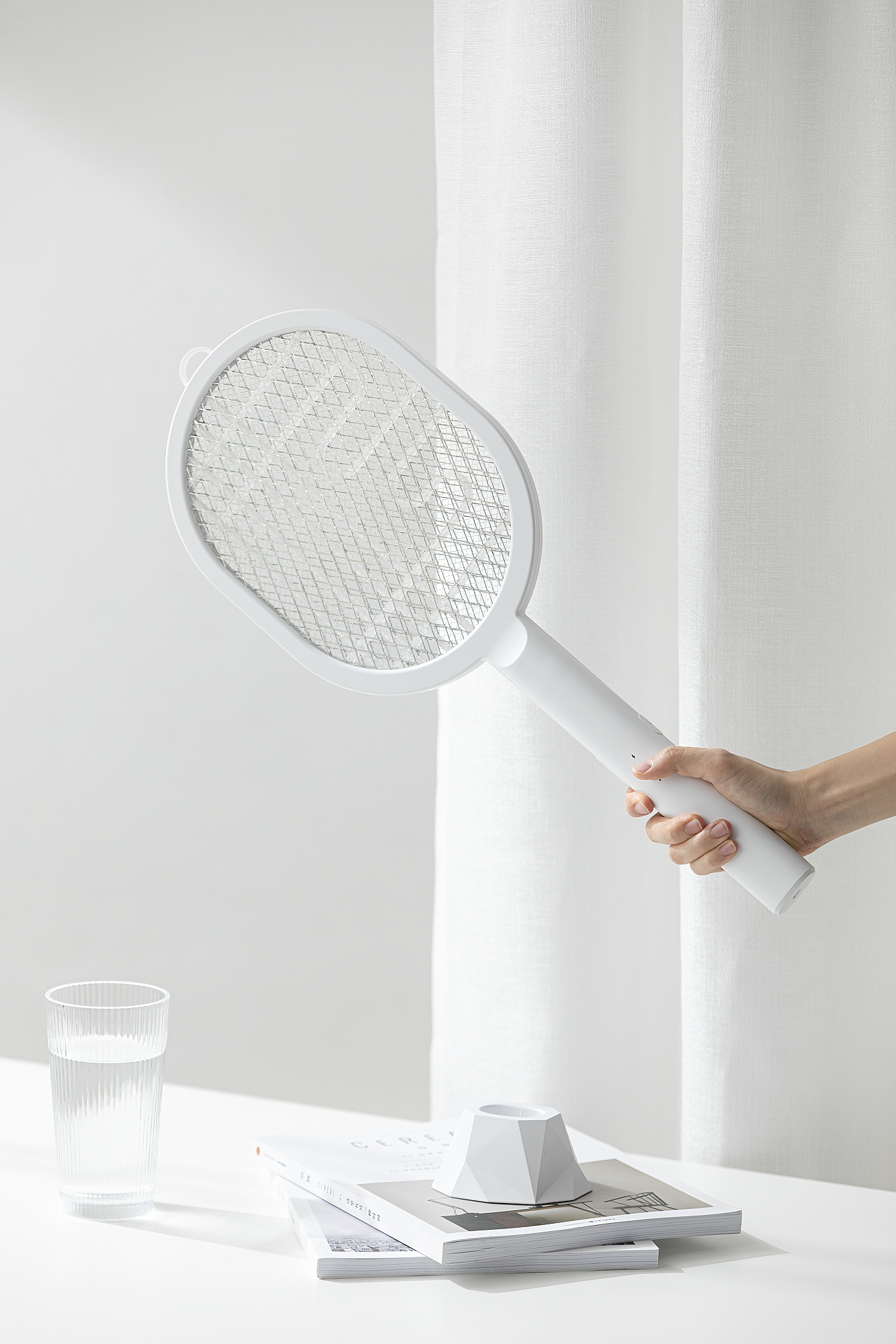 Electric mosquito racket，