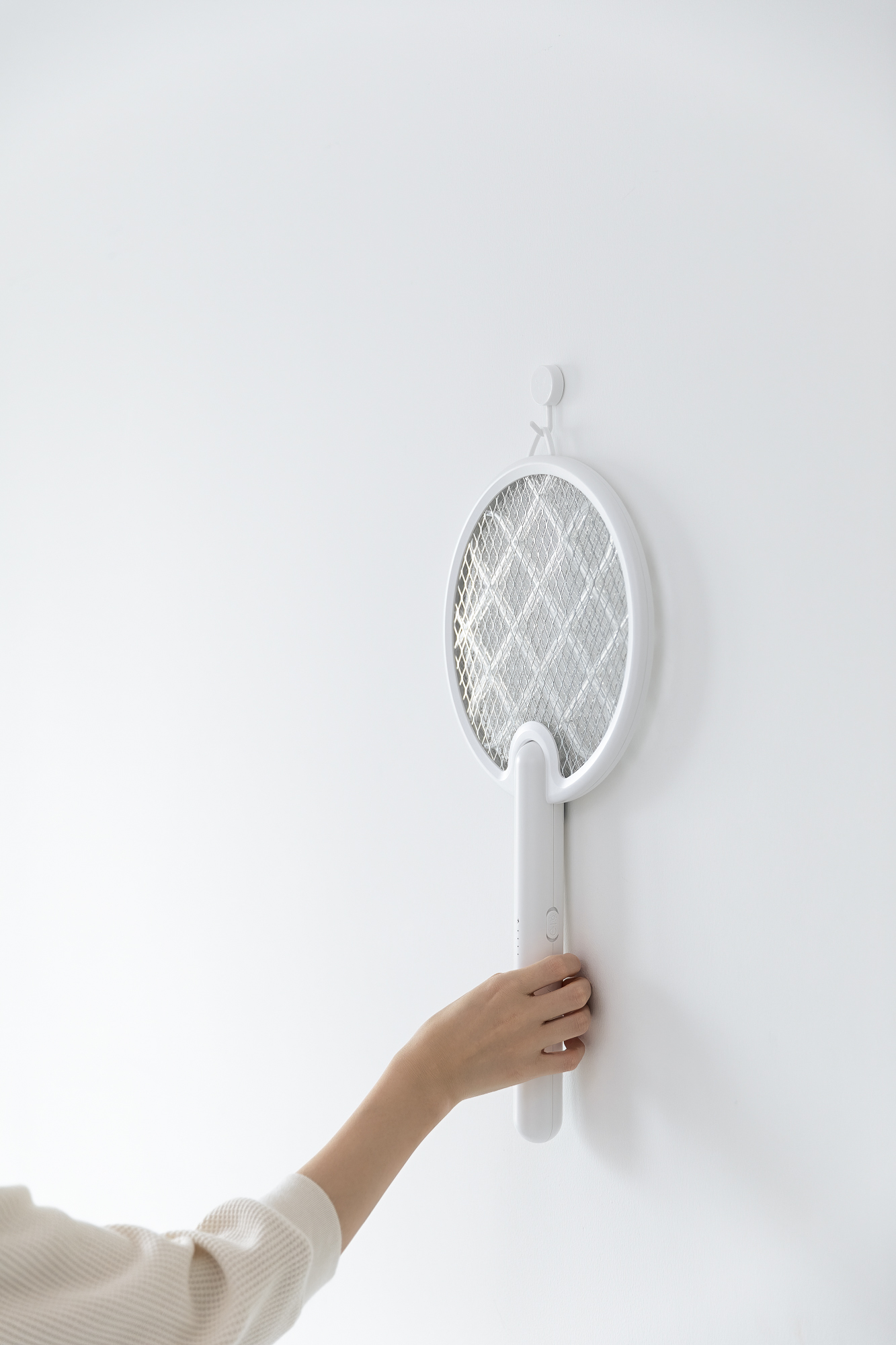 Electric mosquito racket，
