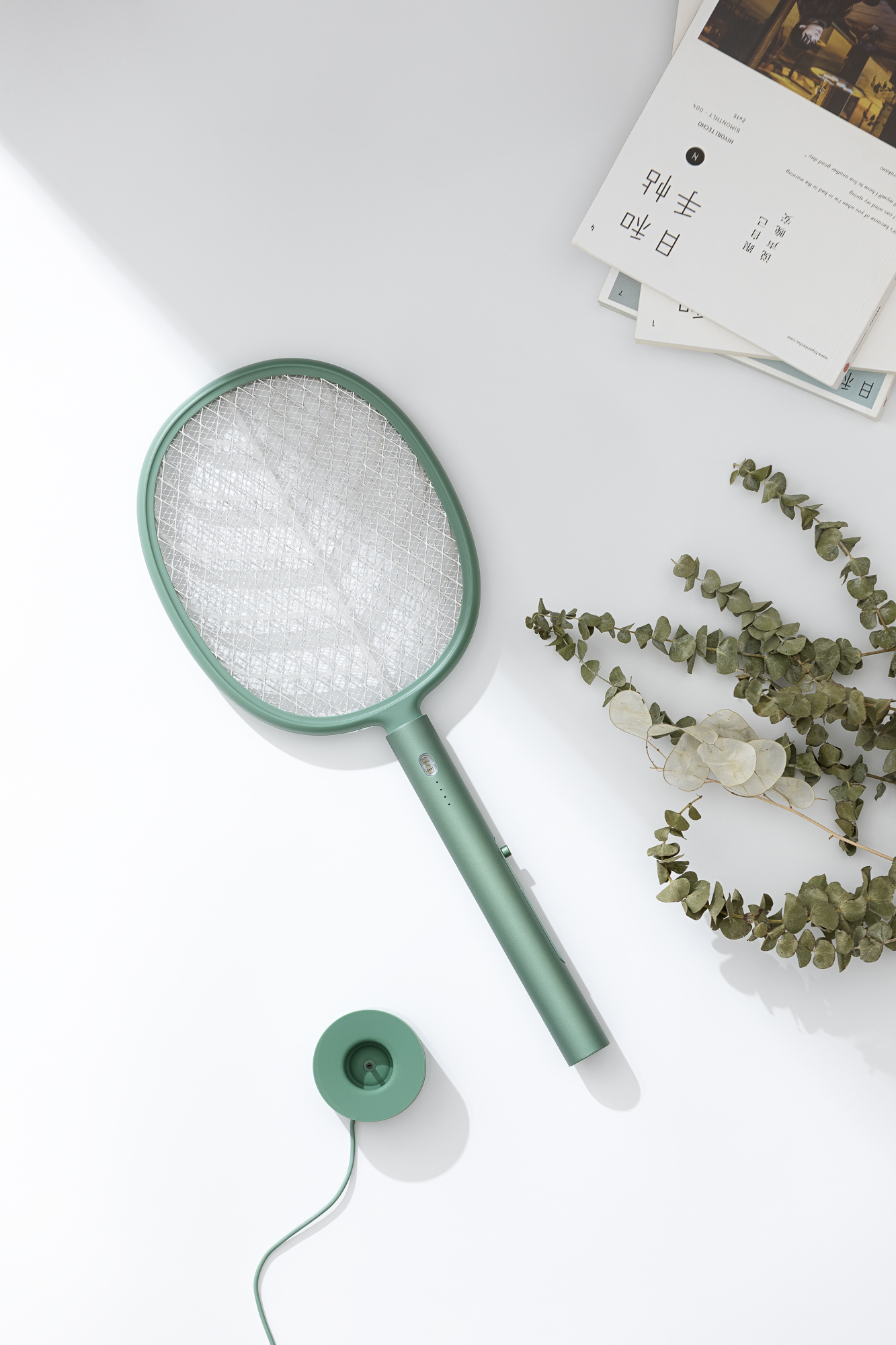 Electric mosquito racket，