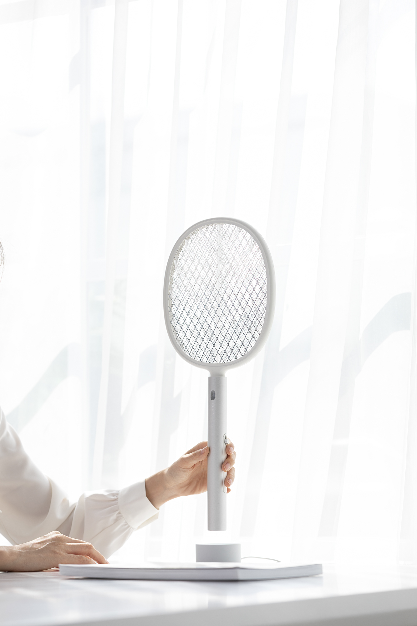 Electric mosquito racket，