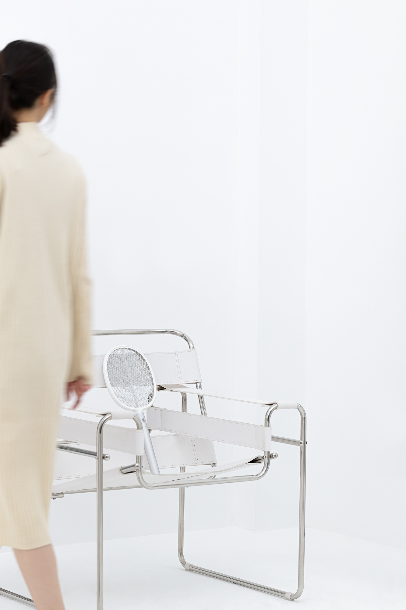 Electric mosquito racket，