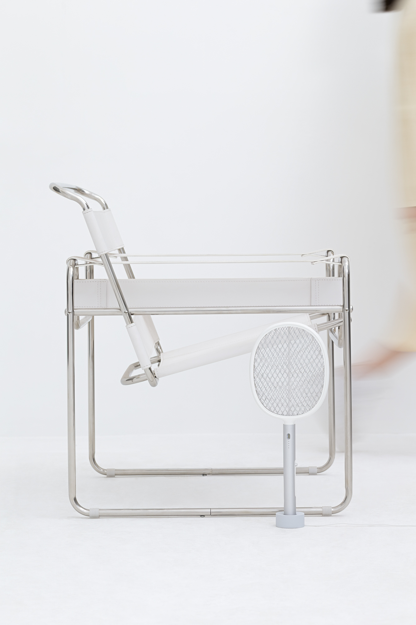 Electric mosquito racket，