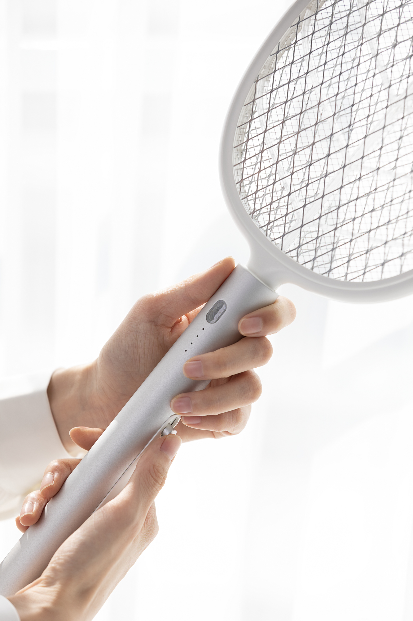 Electric mosquito racket，