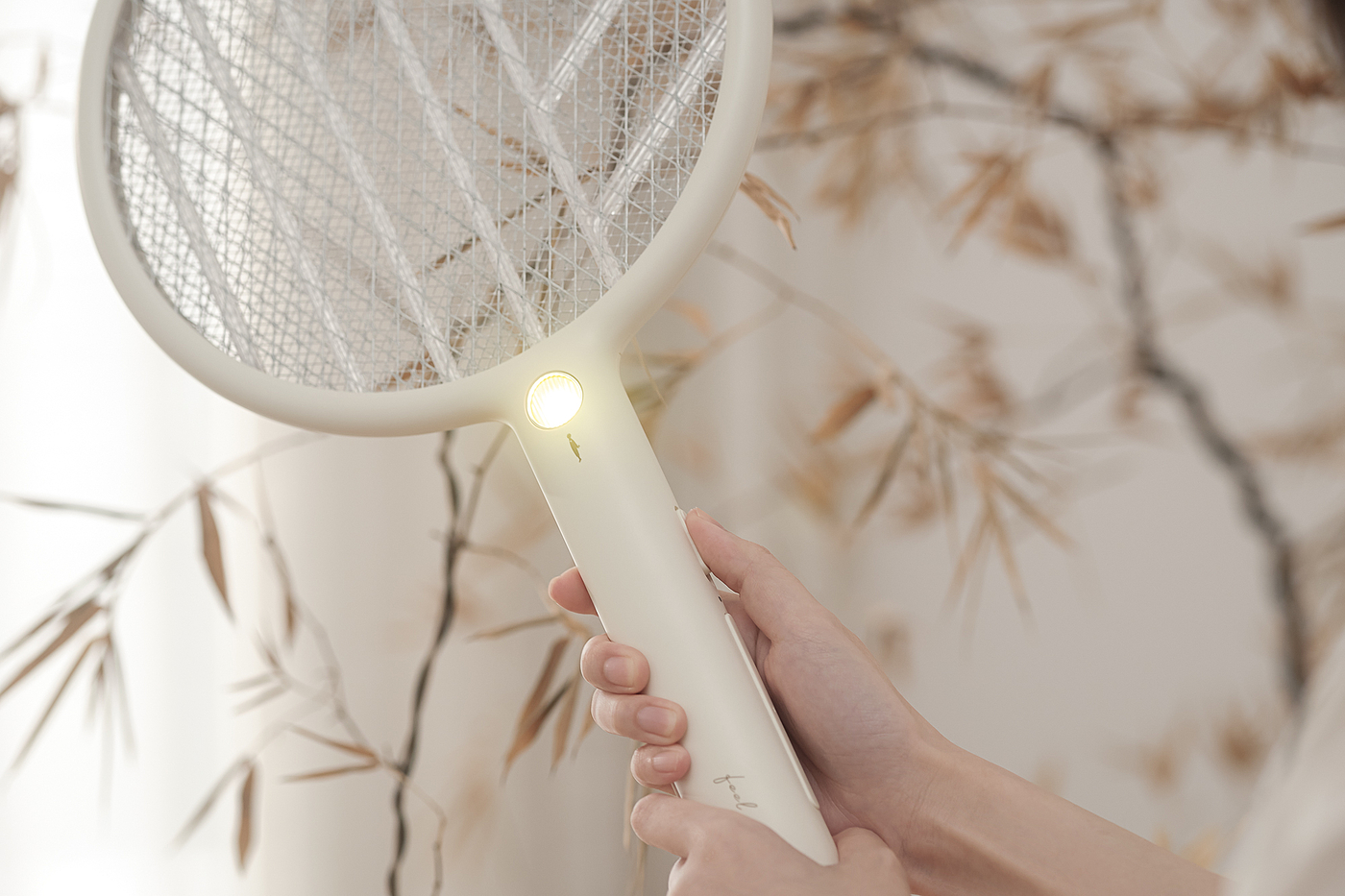 Electric mosquito racket，