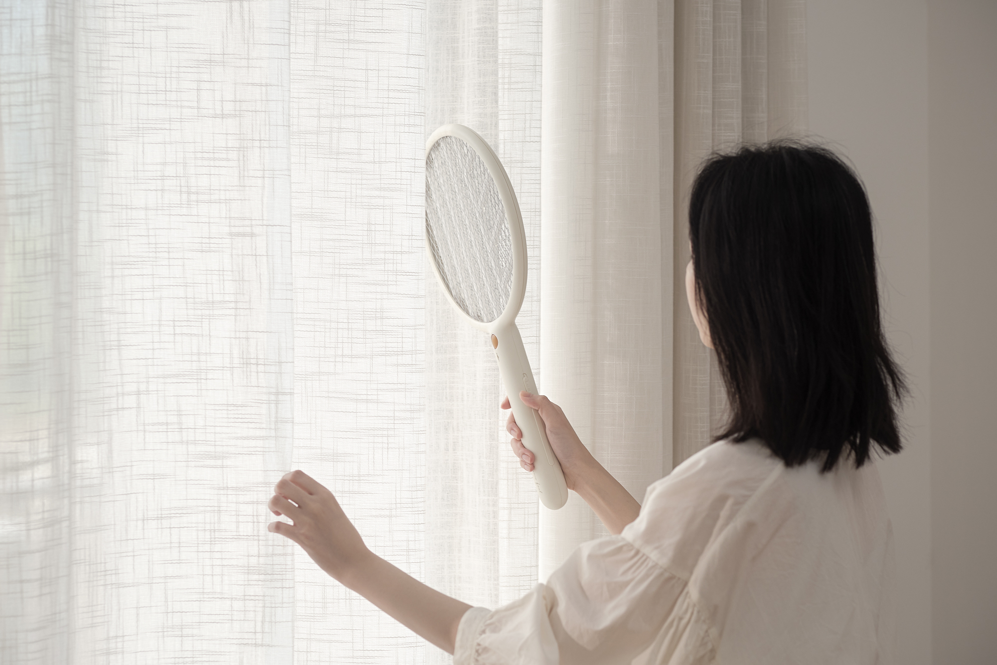 Electric mosquito racket，