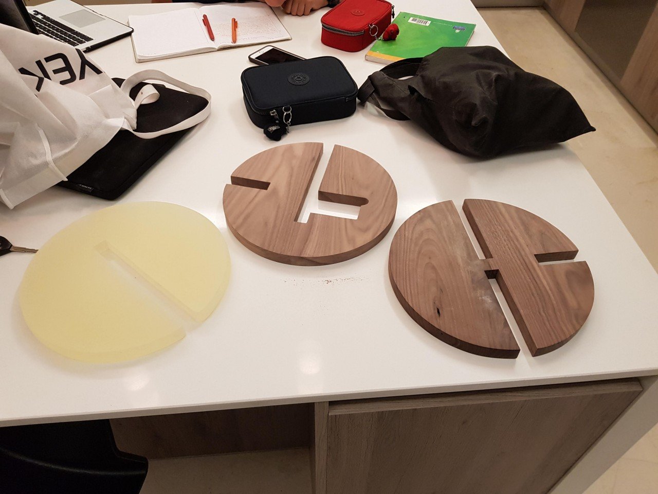 Desk lamp，Table lamp design，lamp，Saturn，conceptual design，Saturn，