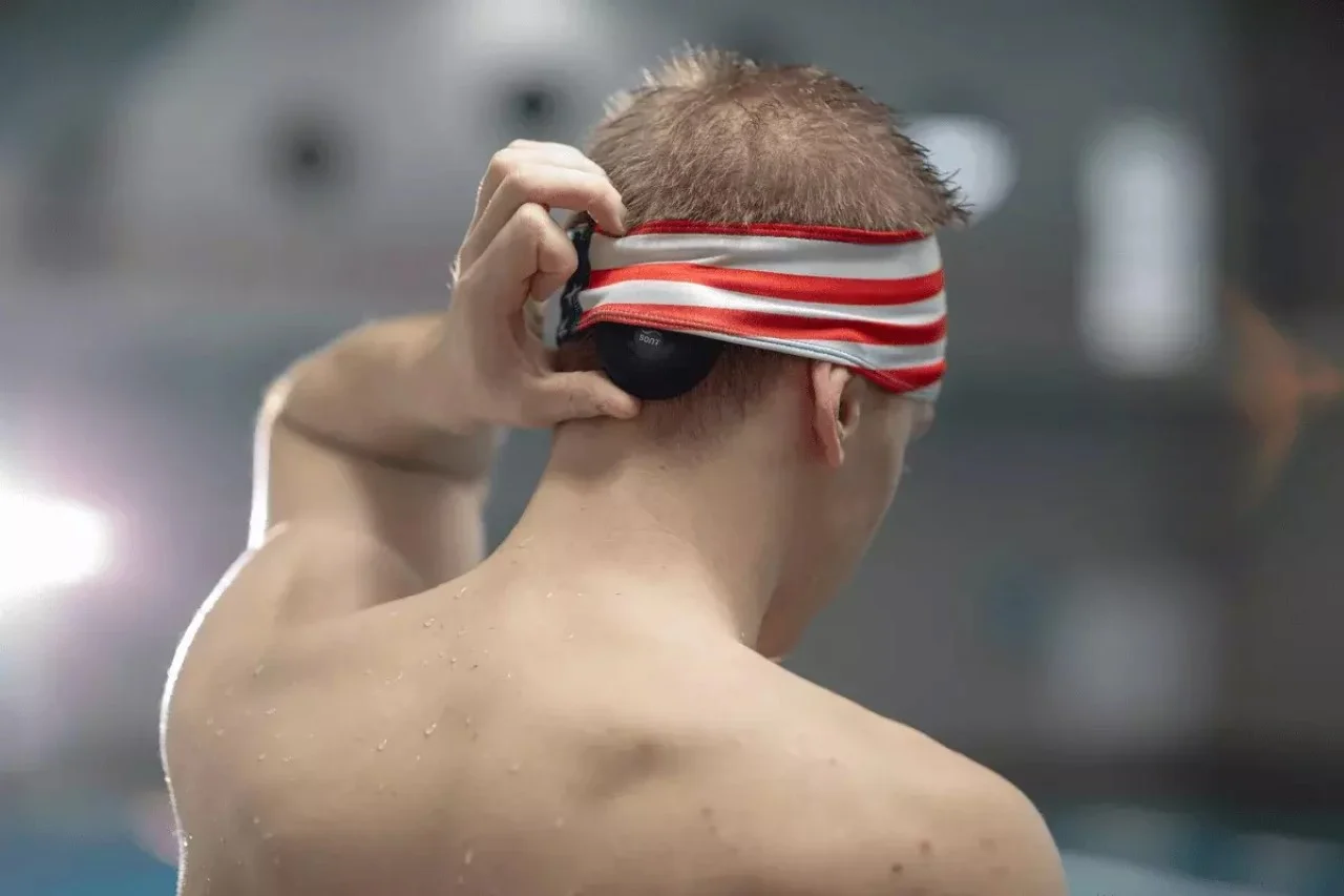 Bone conduction，Appearance design，Wearable，waterproof，product design，