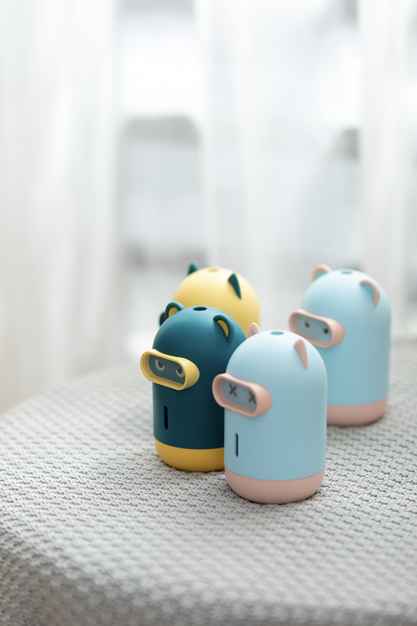 A foot at hand，mosquito killer，