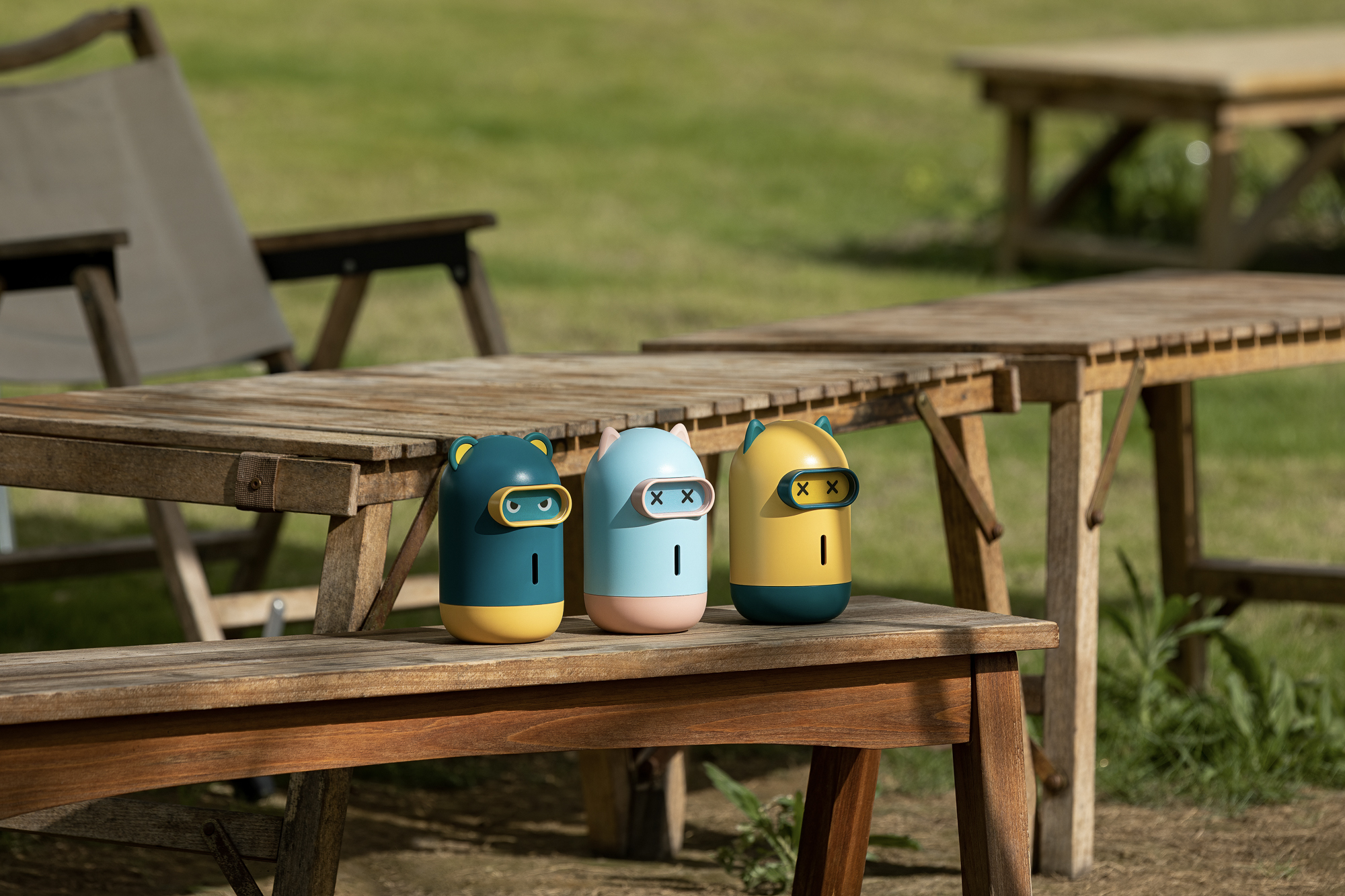 A foot at hand，mosquito killer，