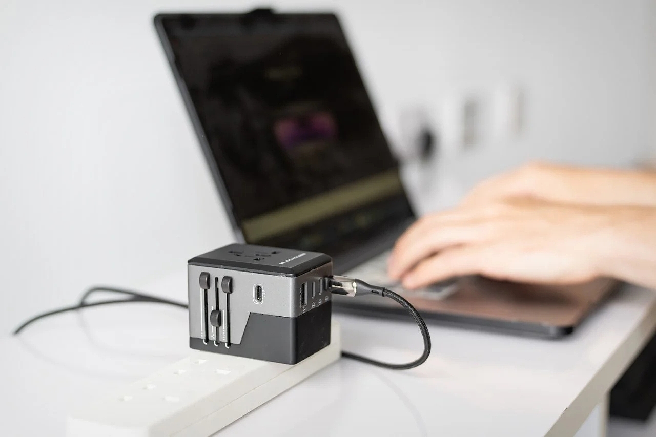 Charger，Swift，electronic product，Electronic accessories，