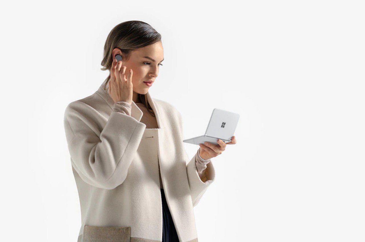 mobile phone，Folding mobile phone，industrial design，product design，Microsoft，Surface Duo，